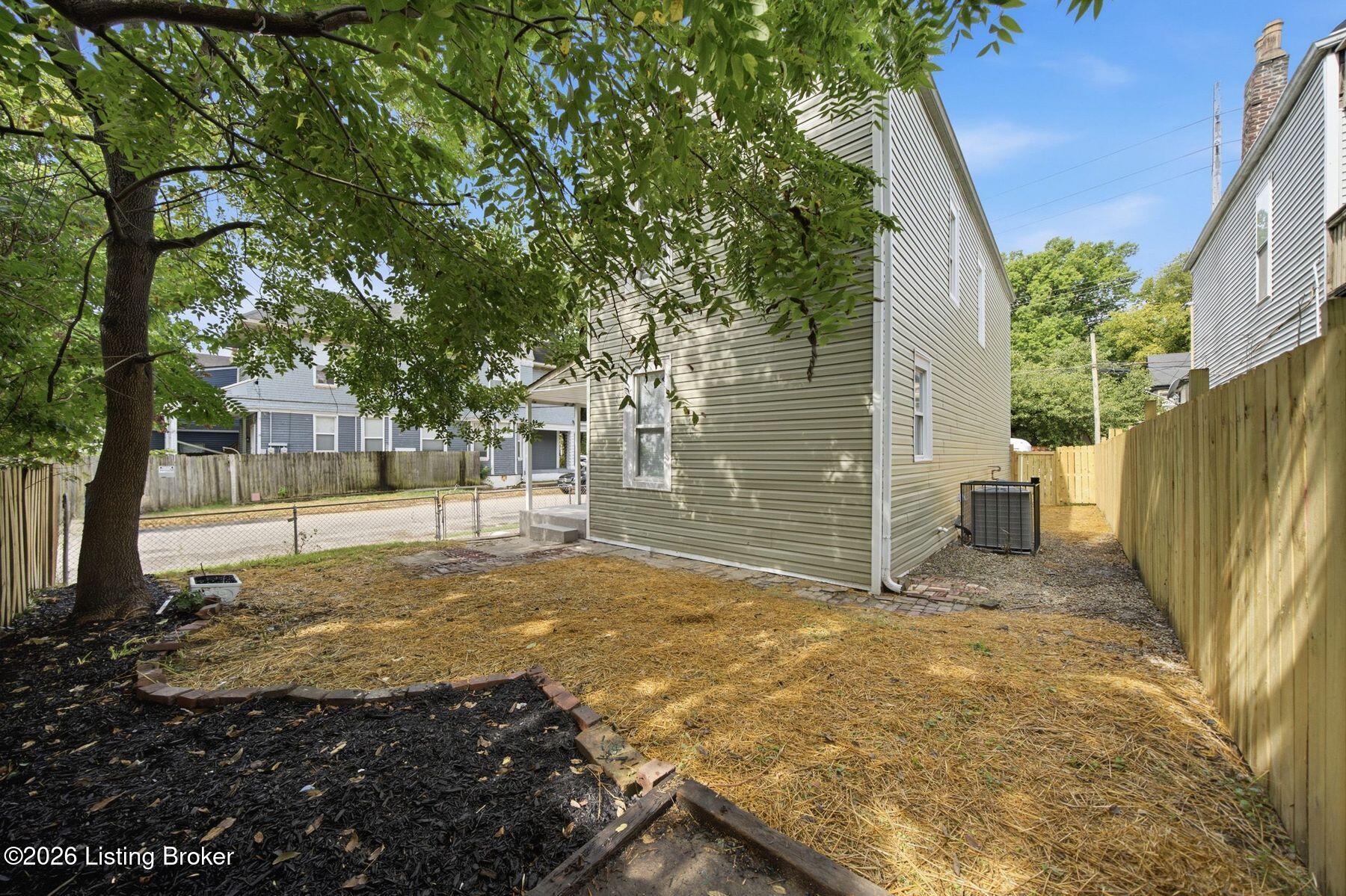 1251 S Floyd St Property Photo 47