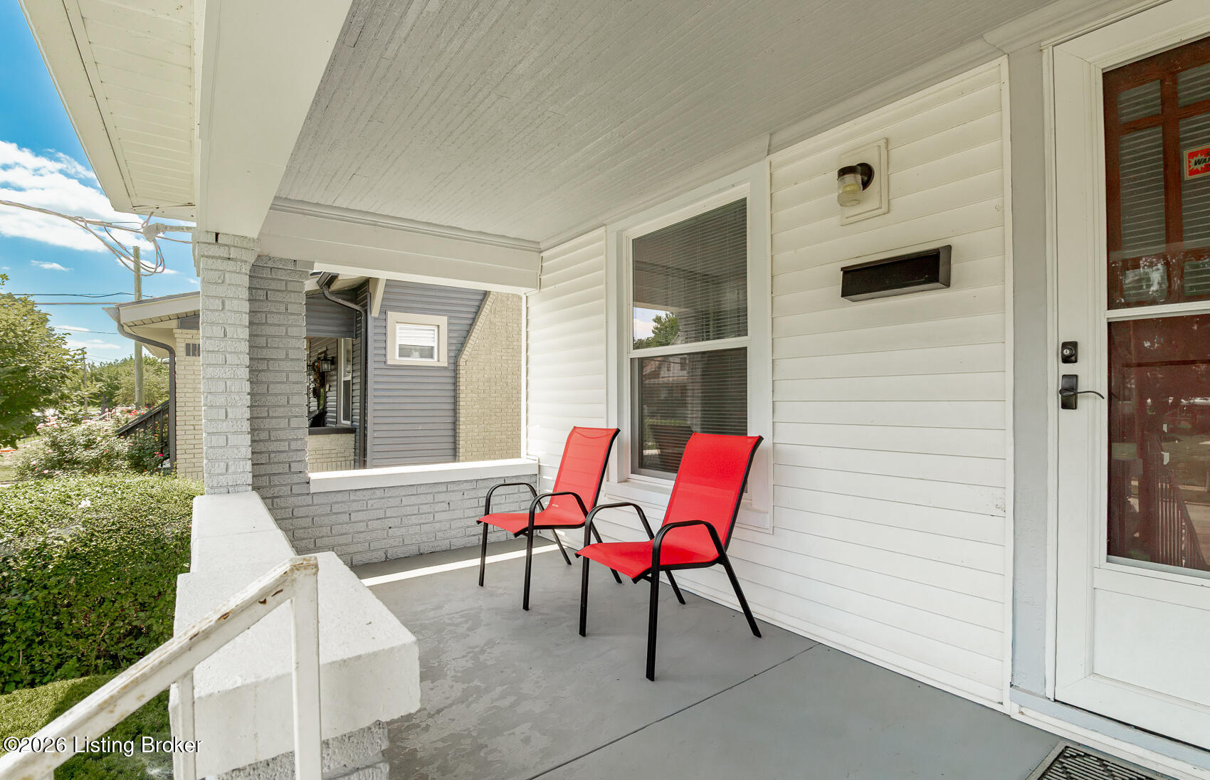 636 Cecil Ave Property Photo 4