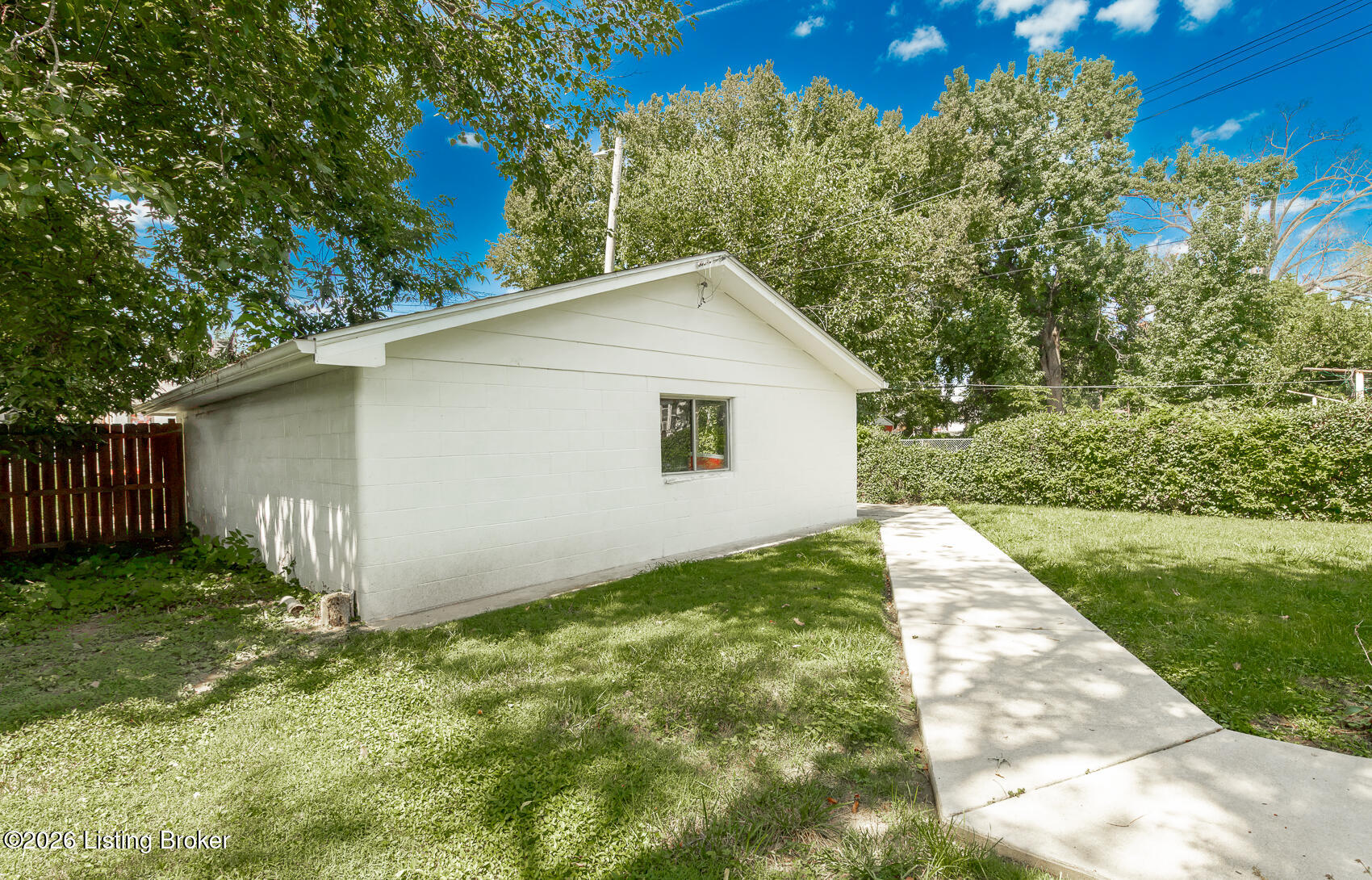 636 Cecil Ave Property Photo 6