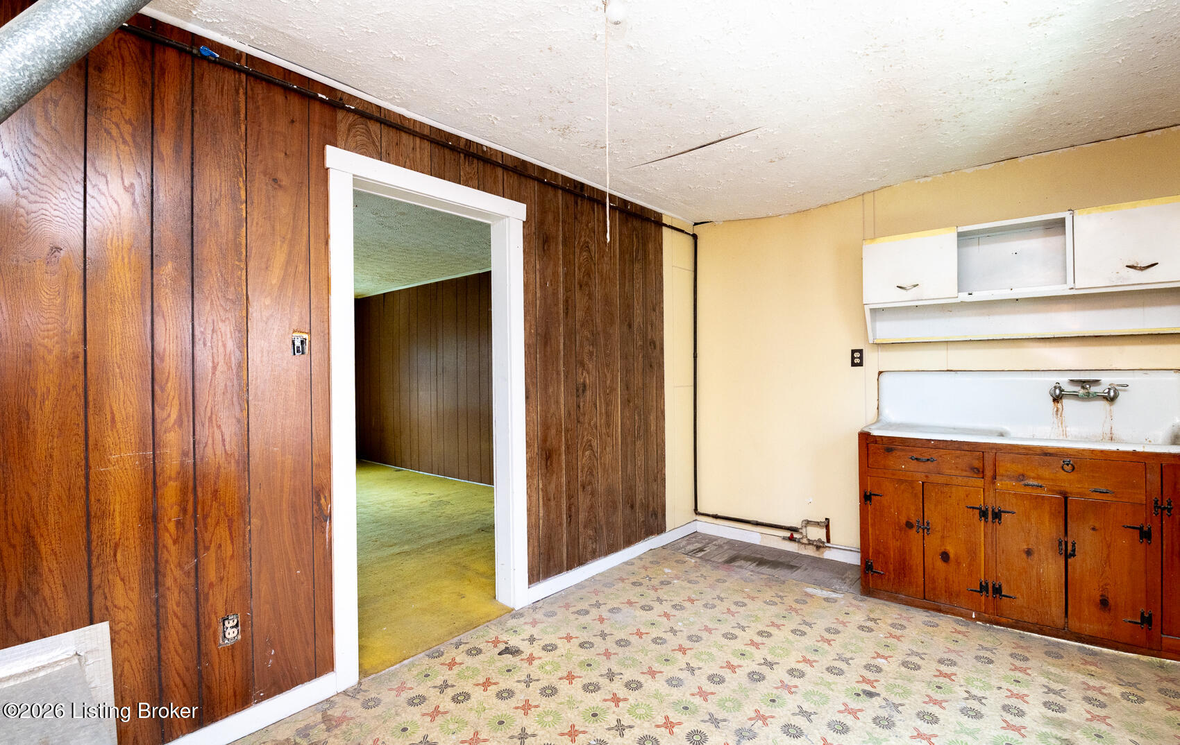 636 Cecil Ave Property Photo 38
