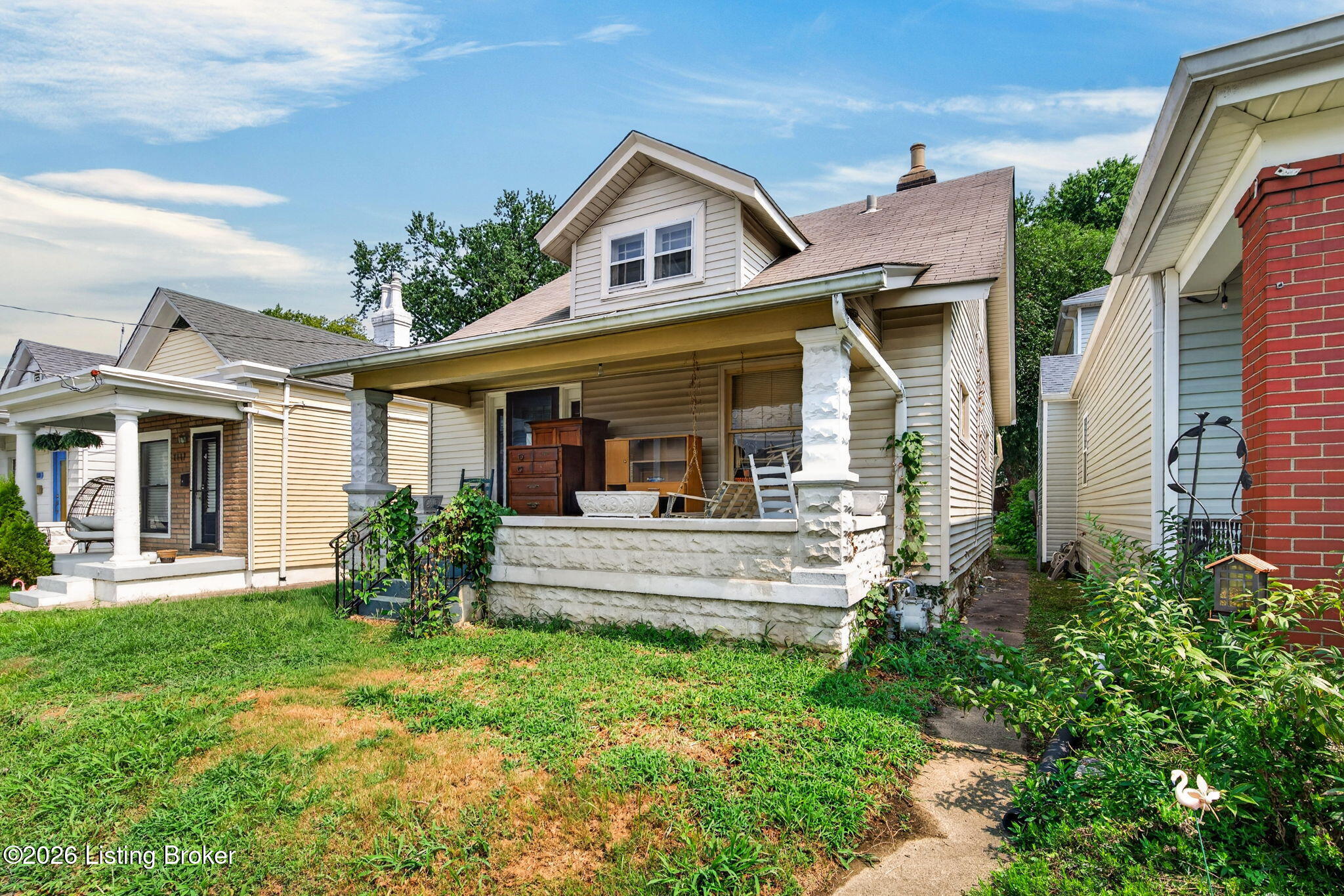 1119 E Burnett Ave Property Photo 1