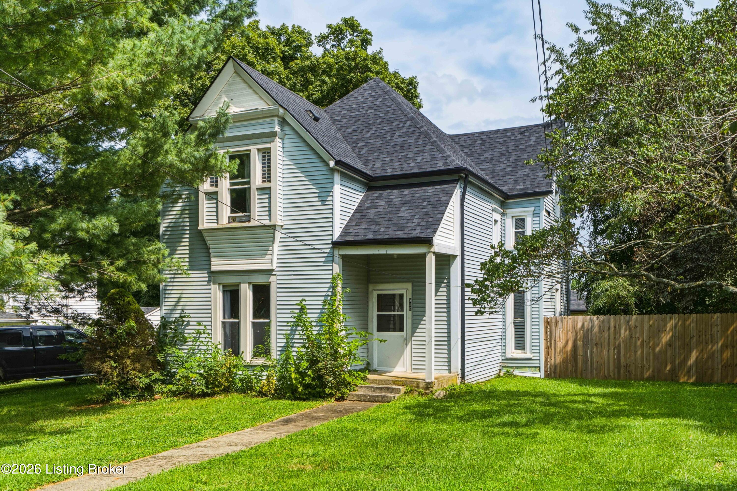 850 Main St