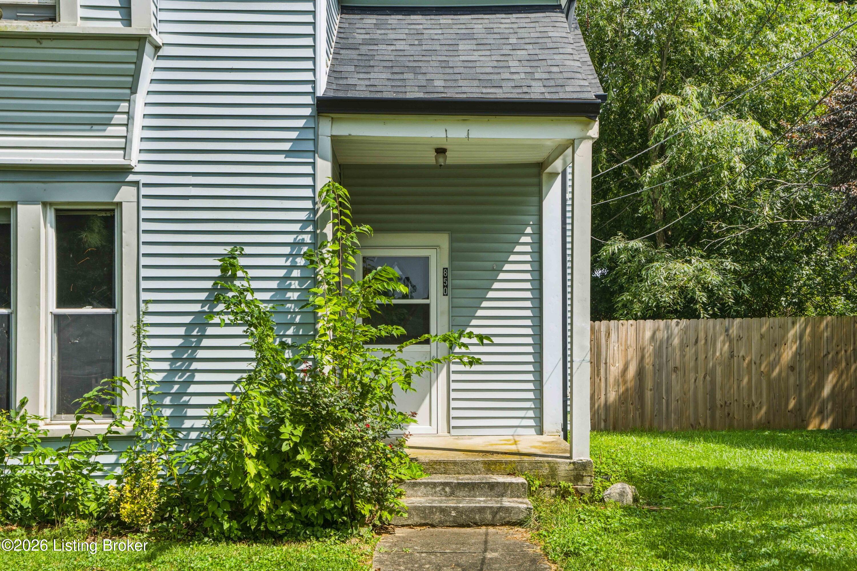 850 Main St Property Photo 4