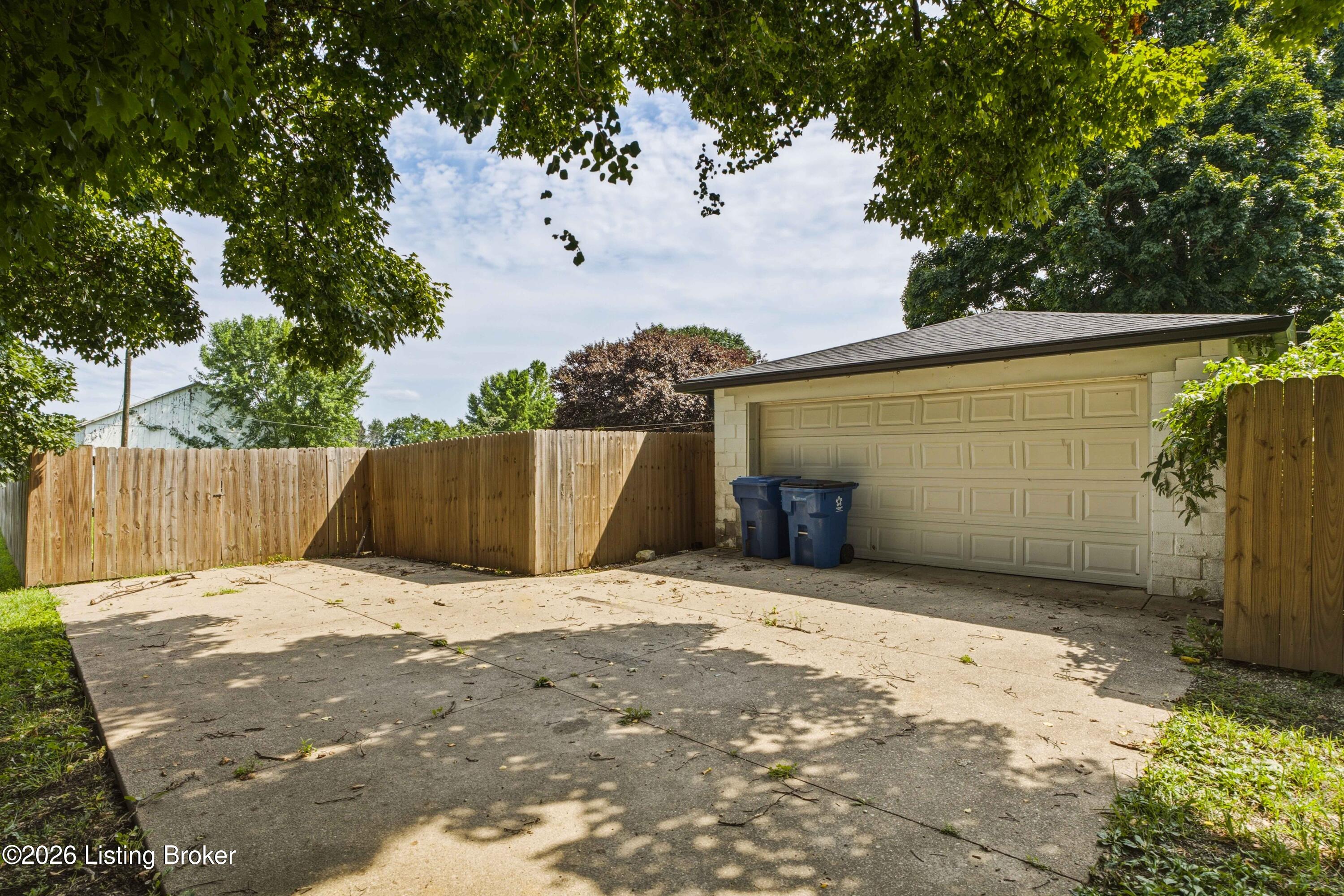 850 Main St Property Photo 50