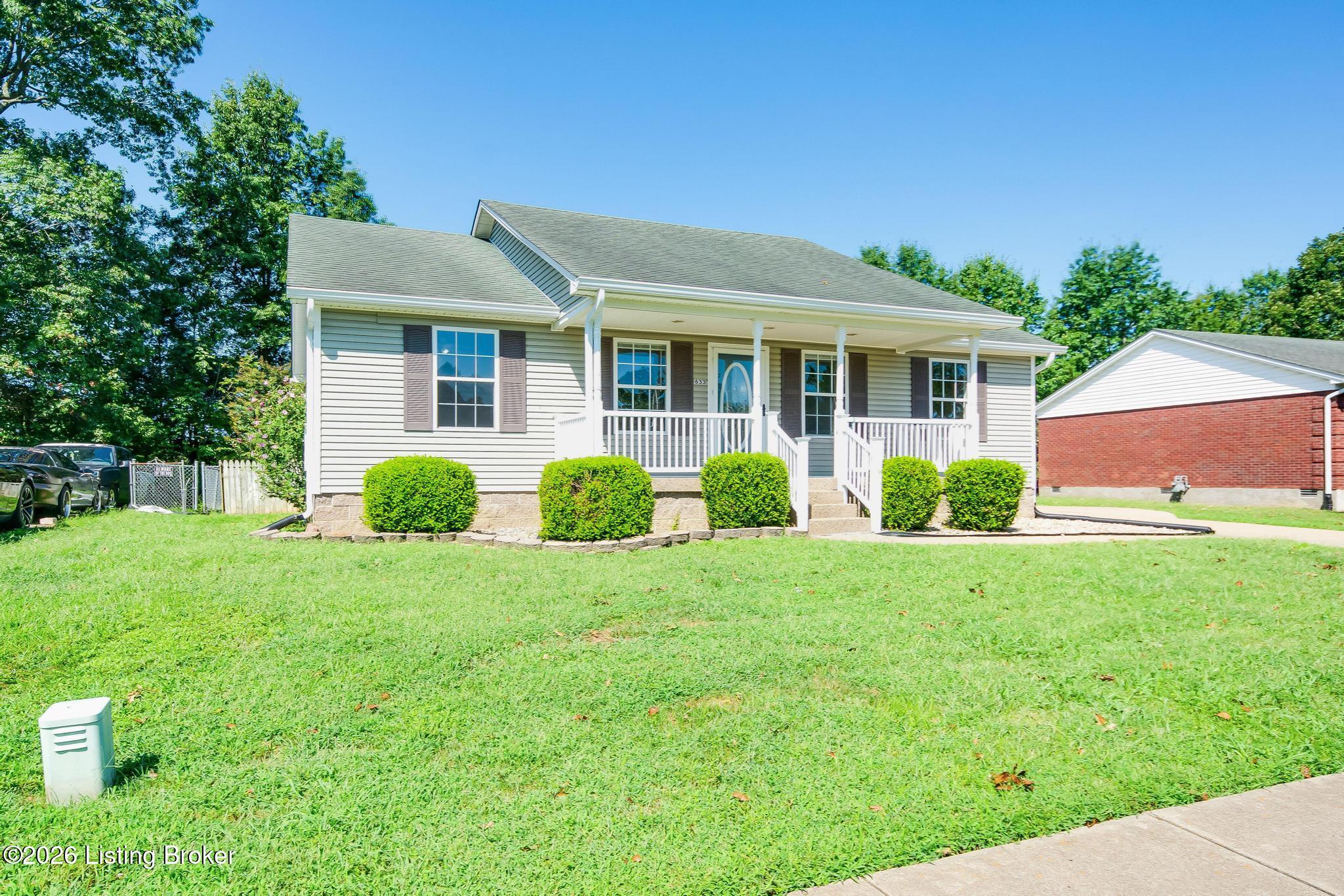 633 River Oaks Dr Property Photo 2