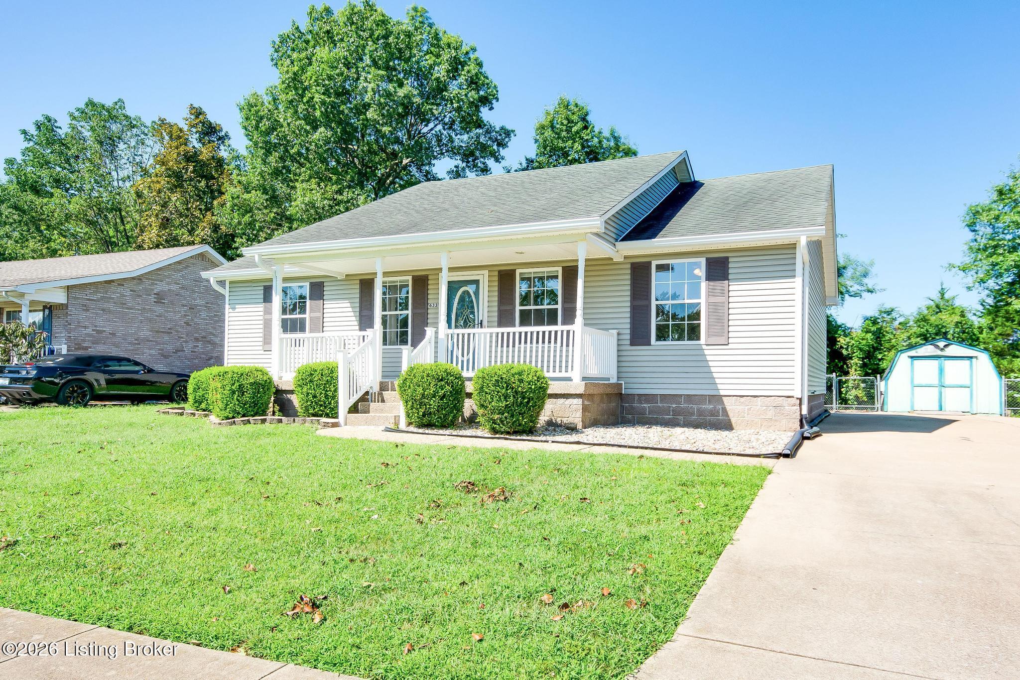 633 River Oaks Dr Property Photo 3