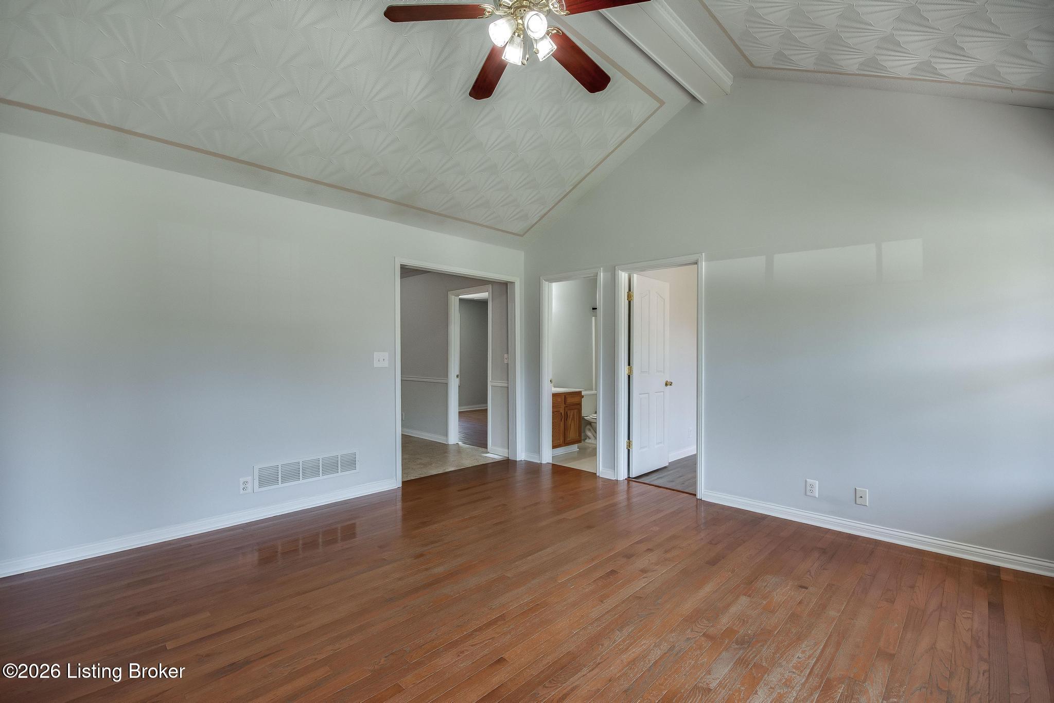 633 River Oaks Dr Property Photo 9