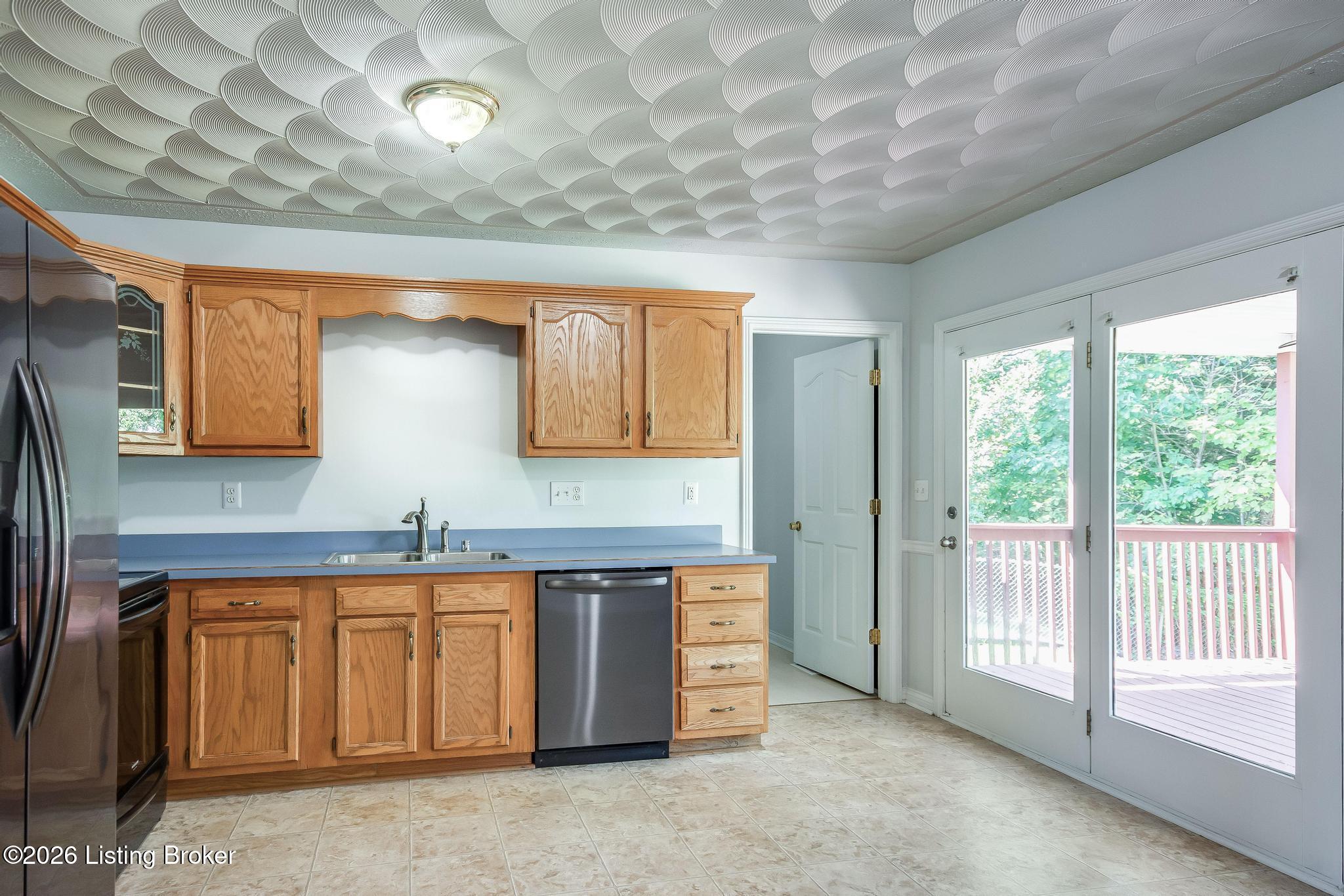 633 River Oaks Dr Property Photo 14