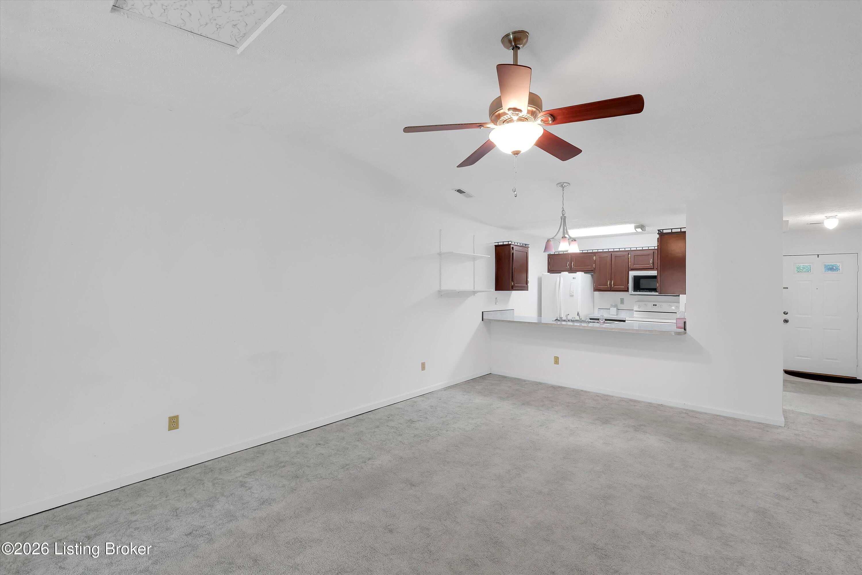 185 Beechtree Ln Property Photo 15