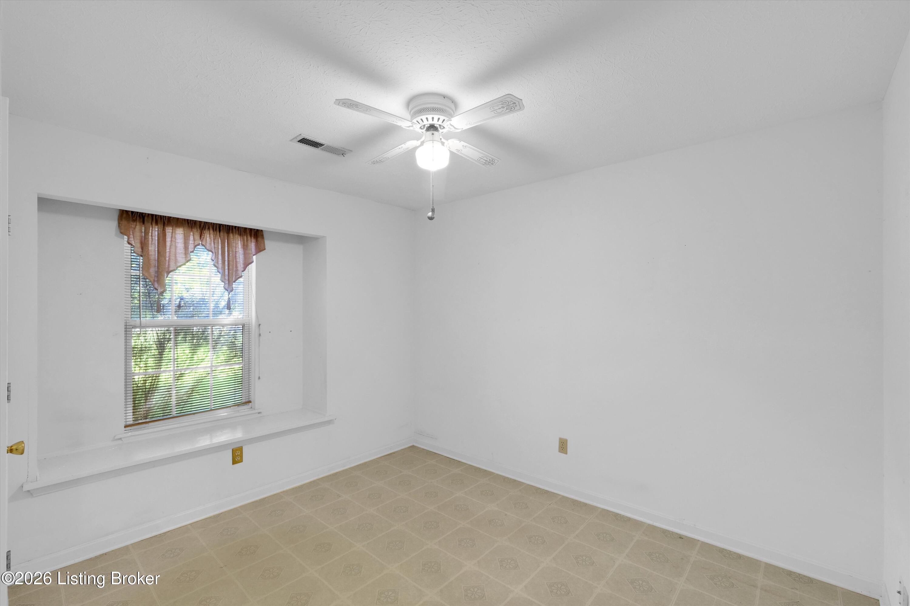 185 Beechtree Ln Property Photo 18