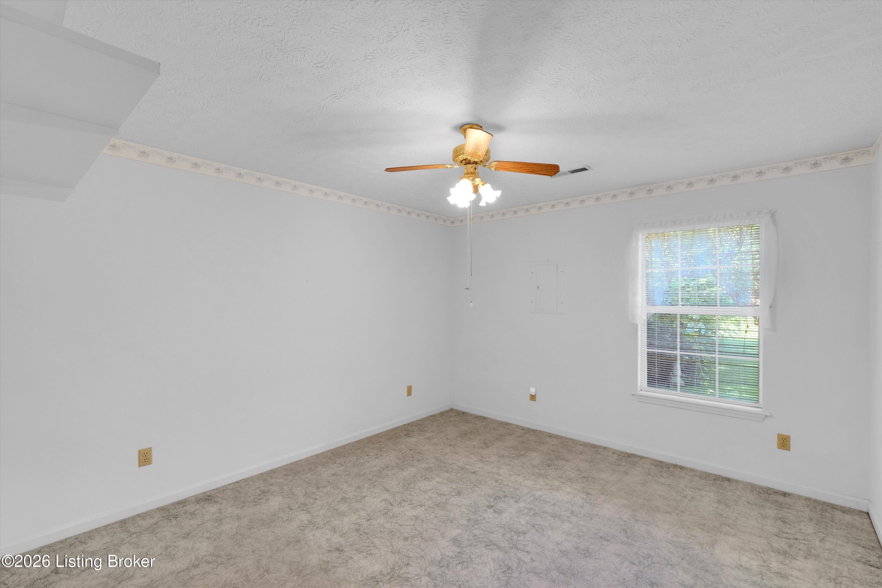 185 Beechtree Ln Property Photo 20