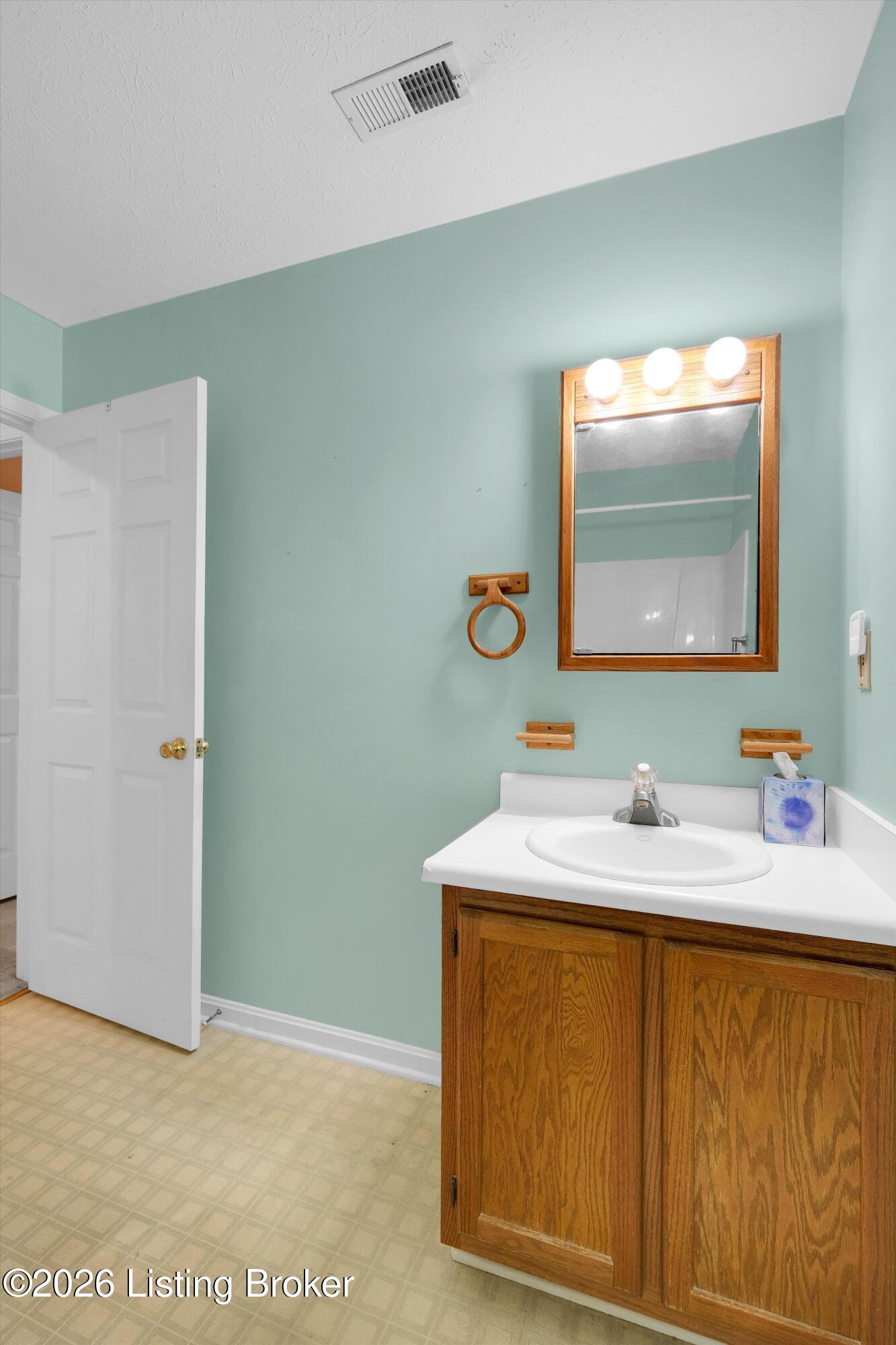 185 Beechtree Ln Property Photo 22
