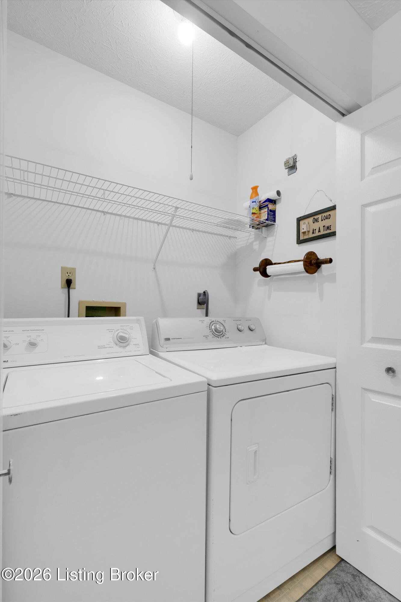 185 Beechtree Ln Property Photo 25
