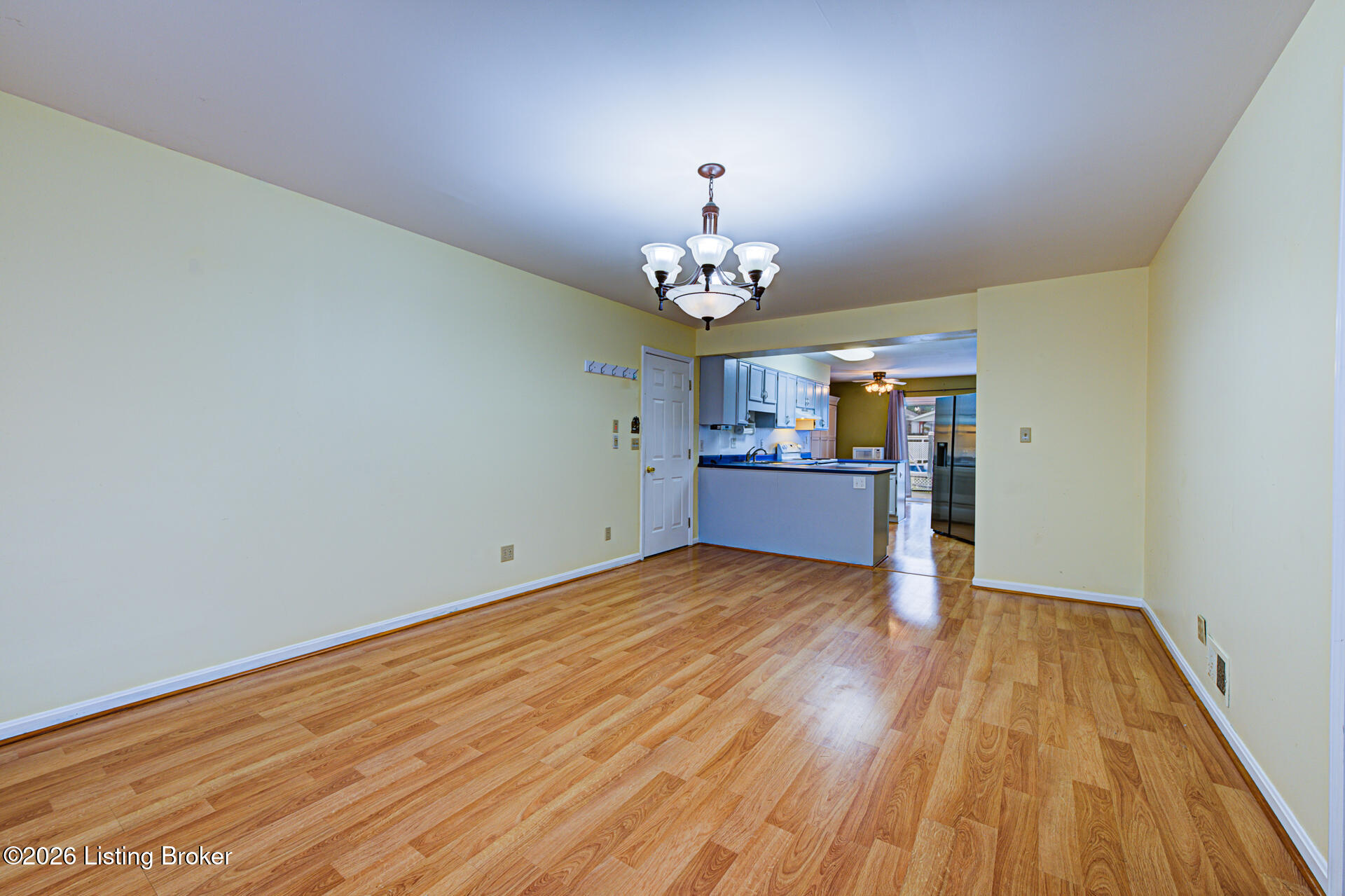 6500 Five Forks Dr Property Photo 9