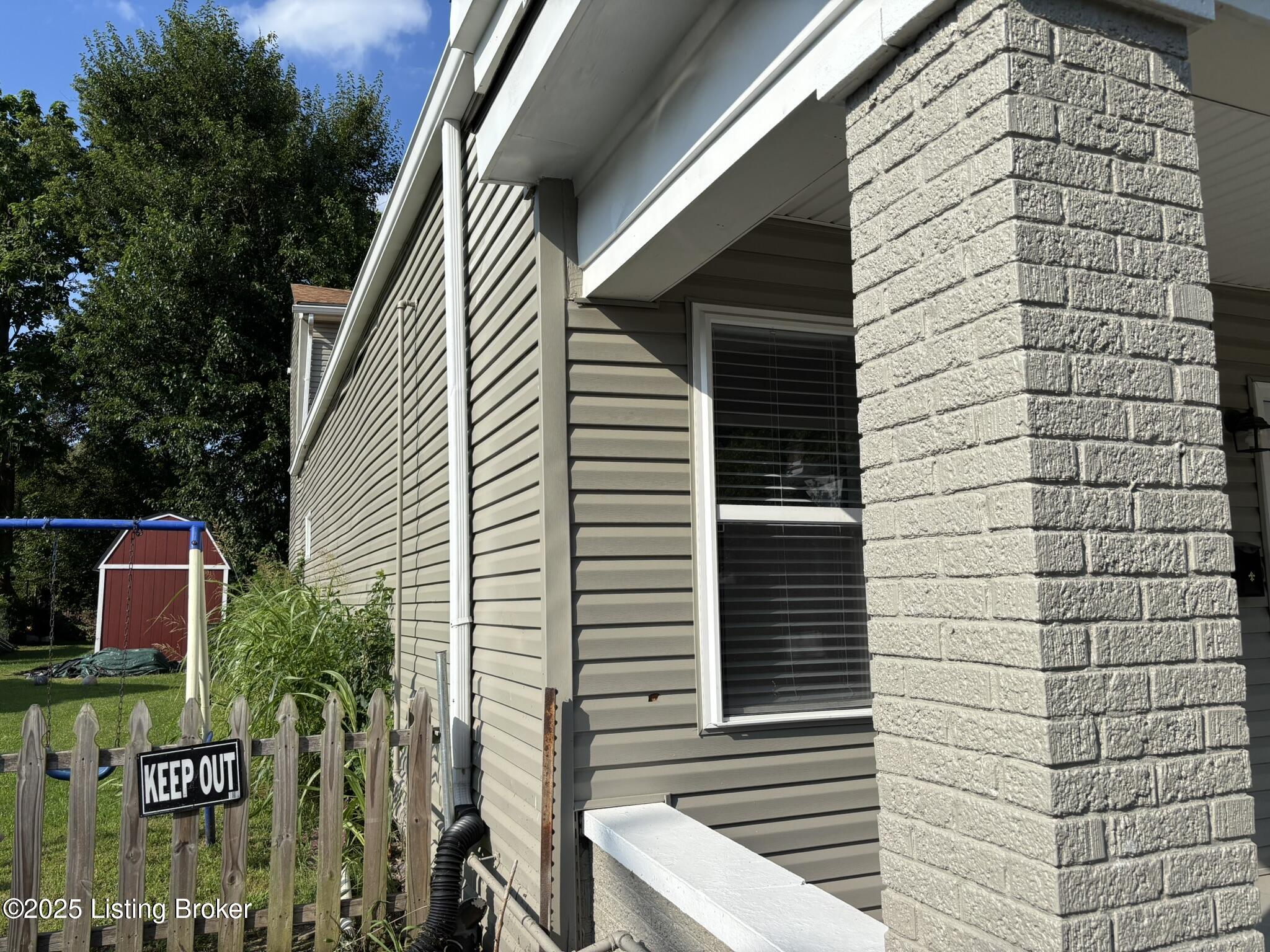 2417 Bank St Property Photo 5
