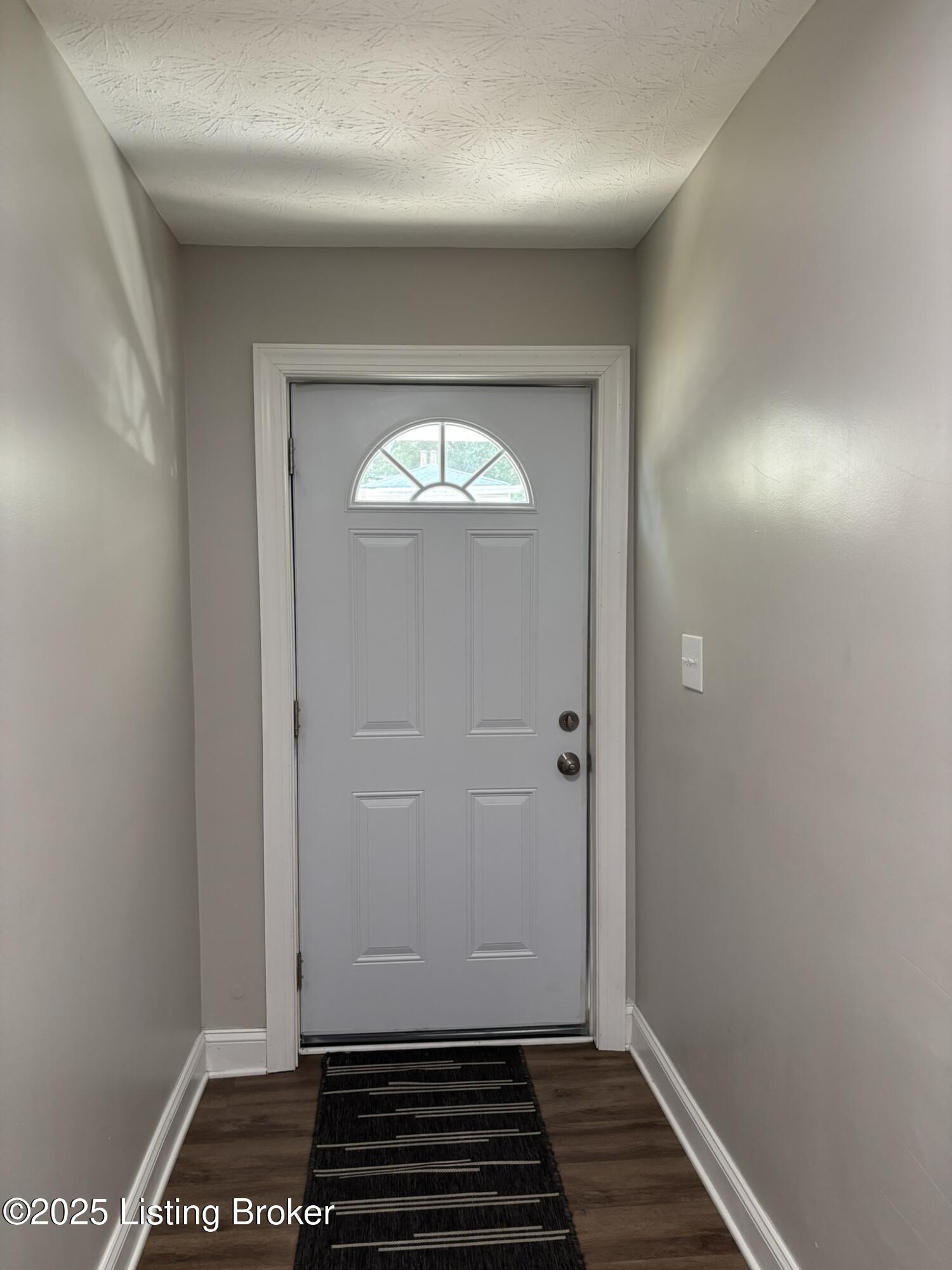 2417 Bank St Property Photo 6
