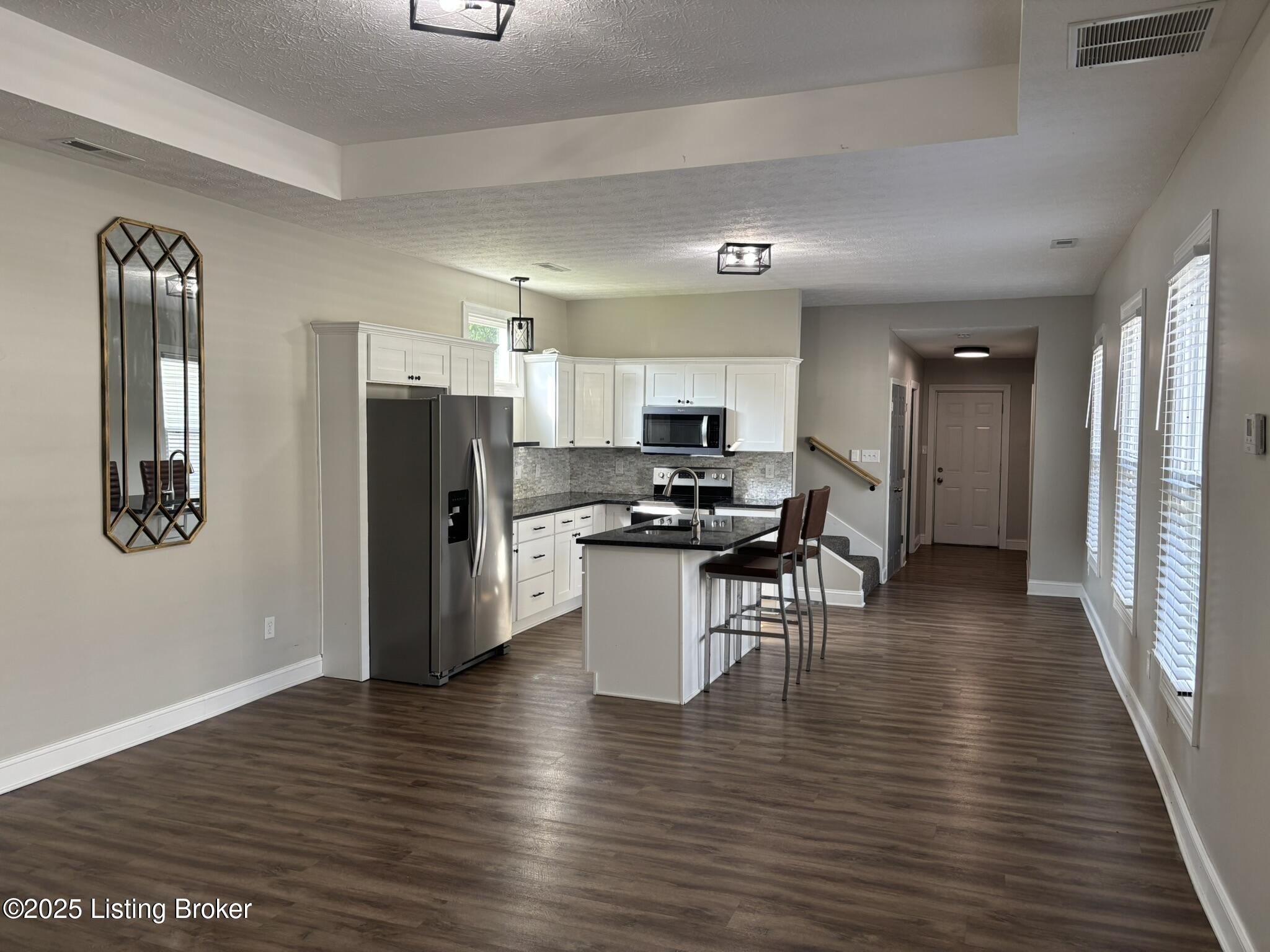 2417 Bank St Property Photo 11