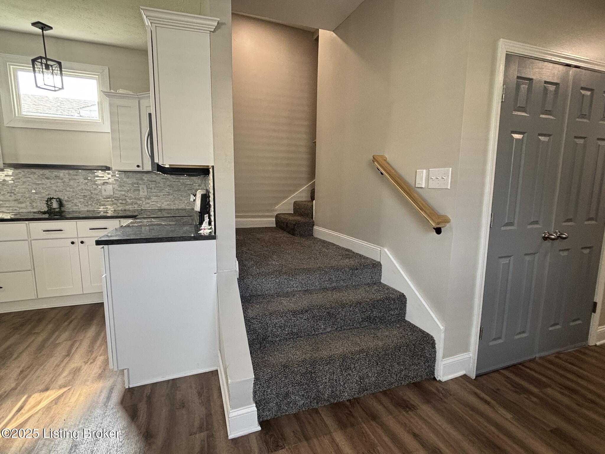 2417 Bank St Property Photo 27