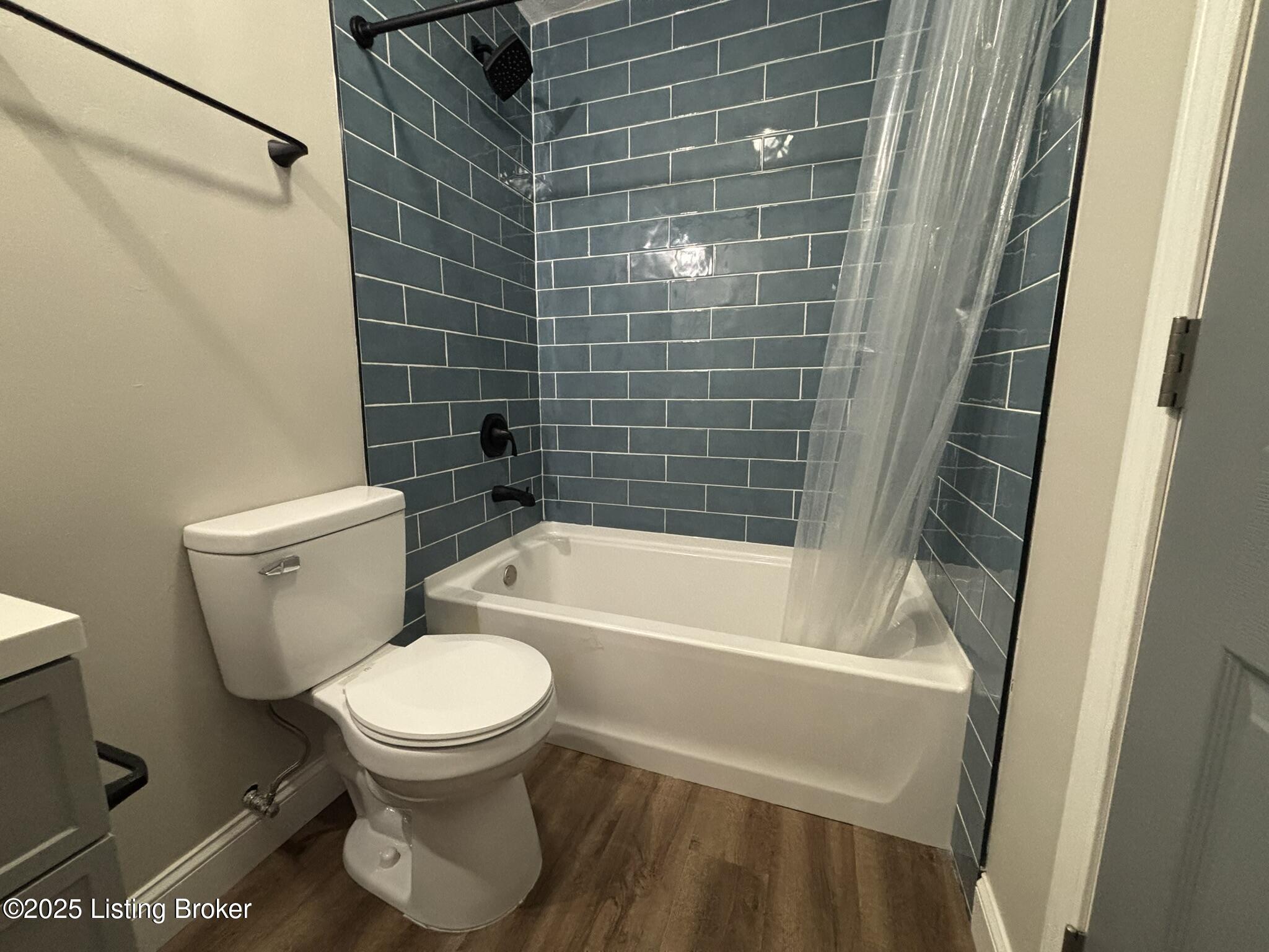 2417 Bank St Property Photo 30