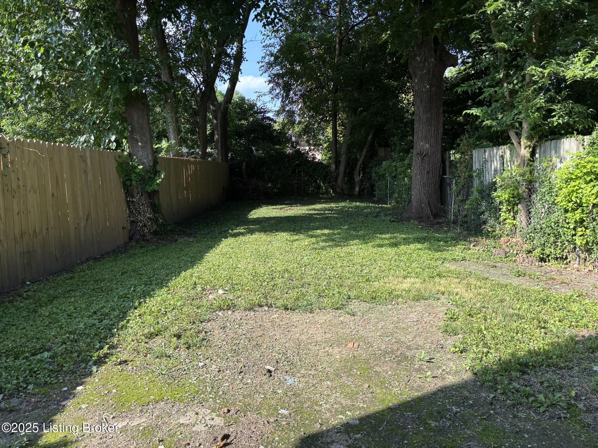 2417 Bank St Property Photo 37