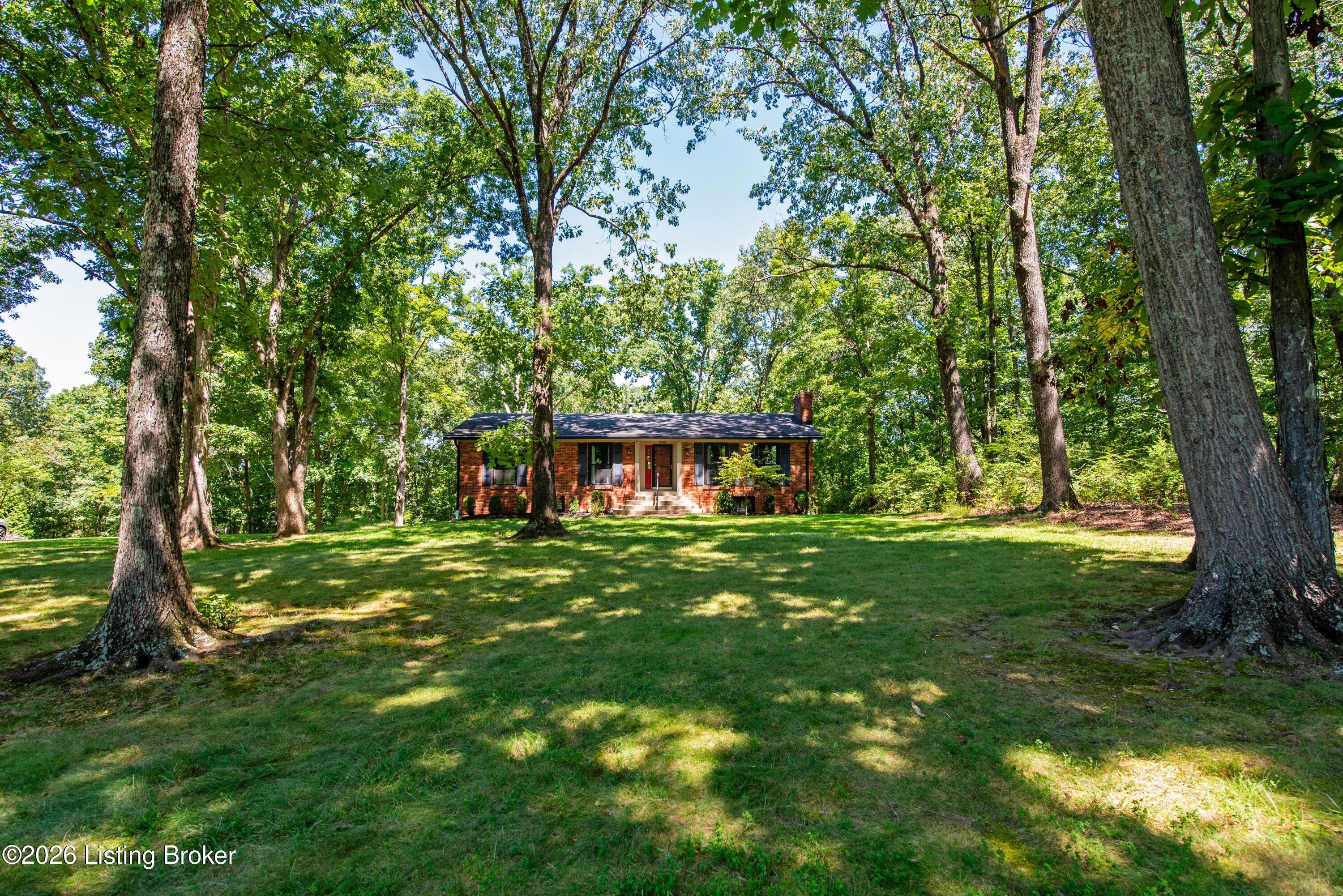 2703 Heather Ln Property Photo 2