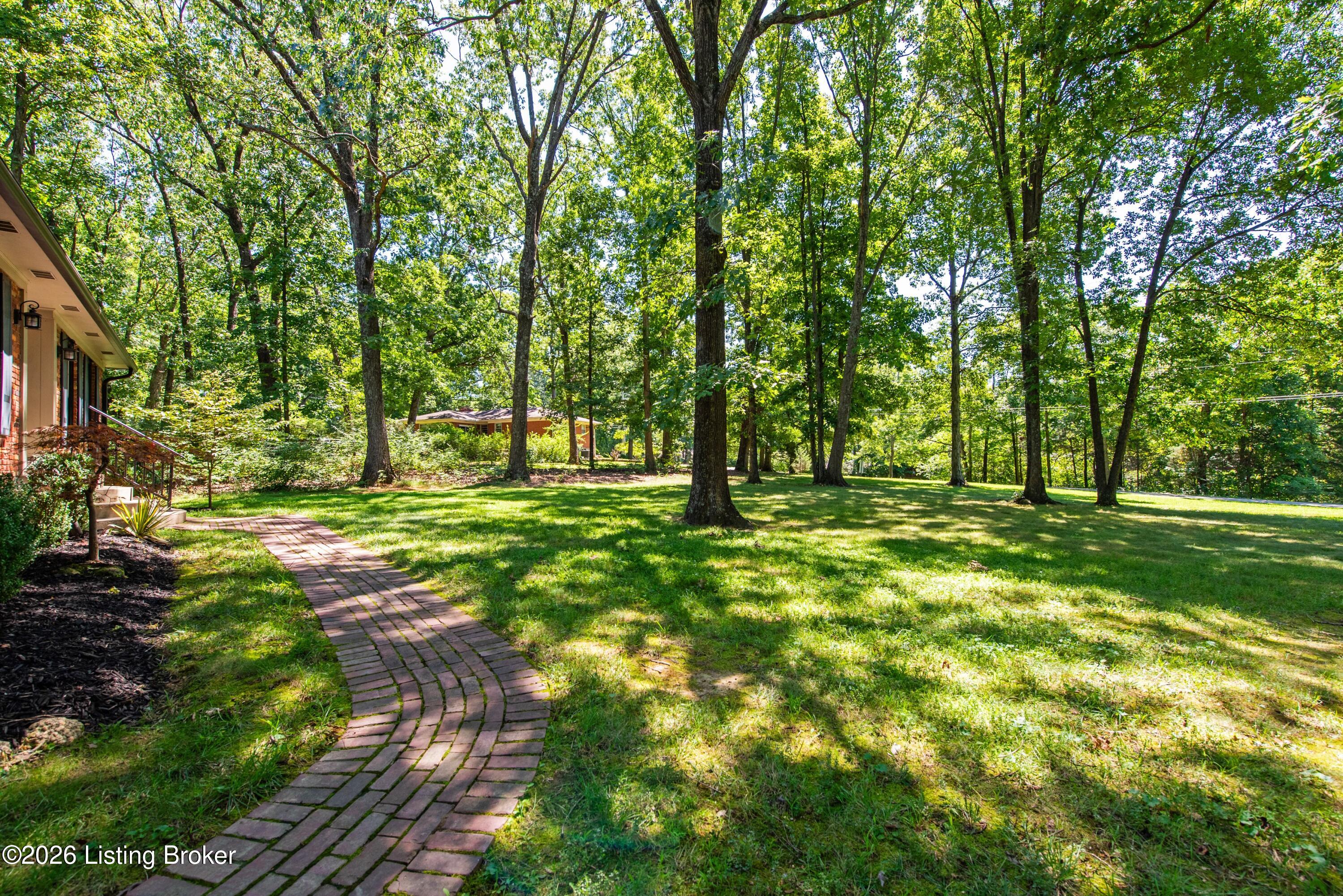 2703 Heather Ln Property Photo 4