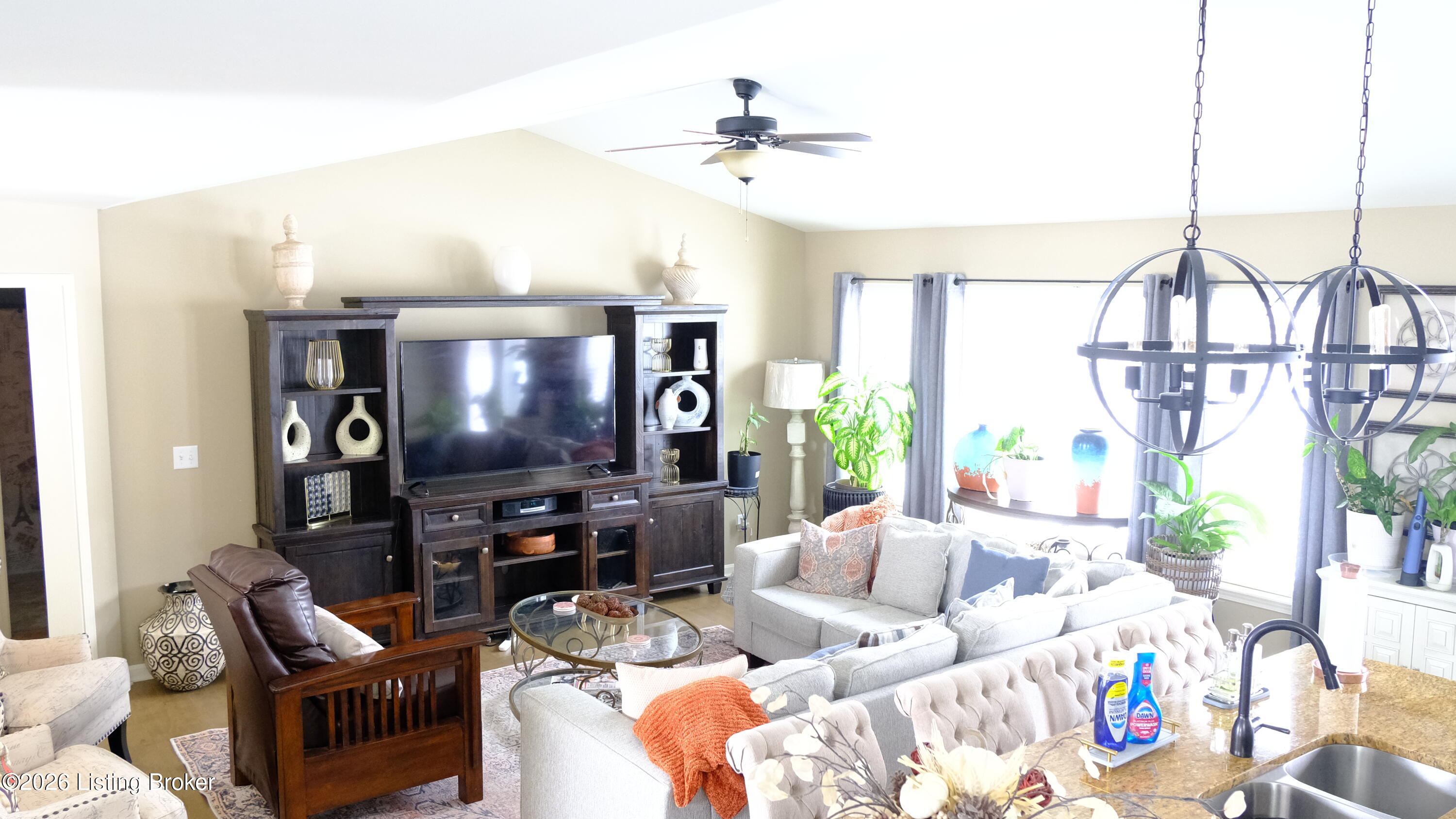 402 Lambrusco Way Property Photo 3