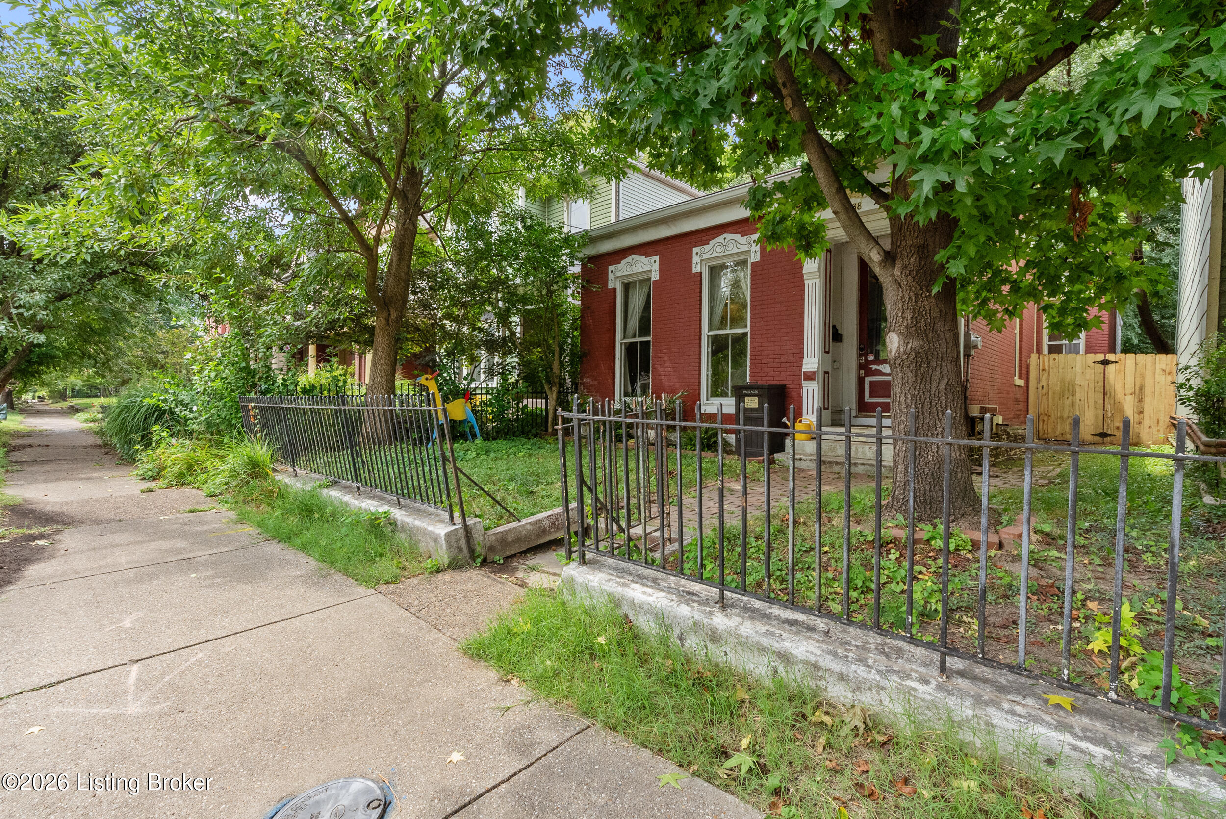 1238 S Floyd St Property Photo 5