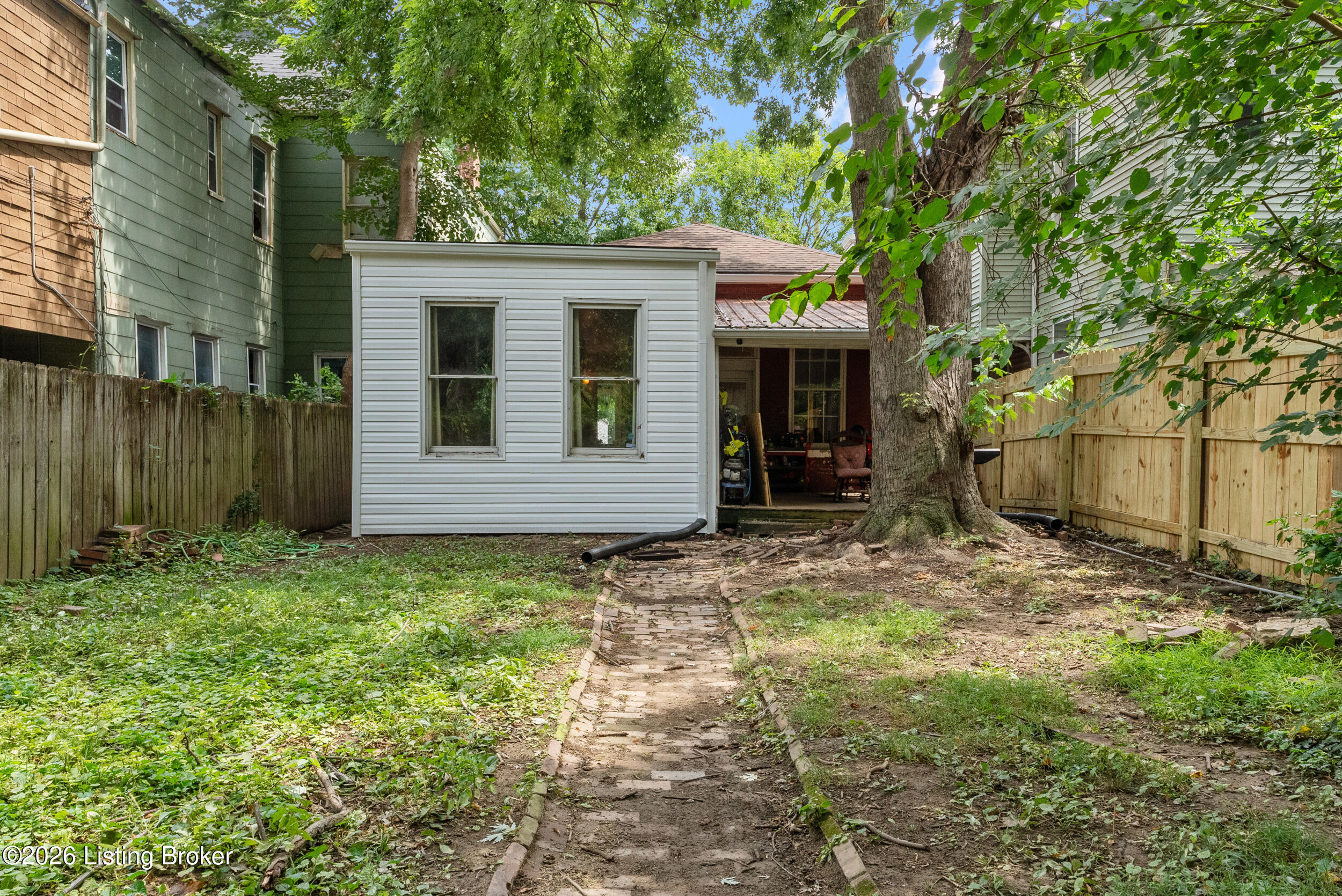 1238 S Floyd St Property Photo 23