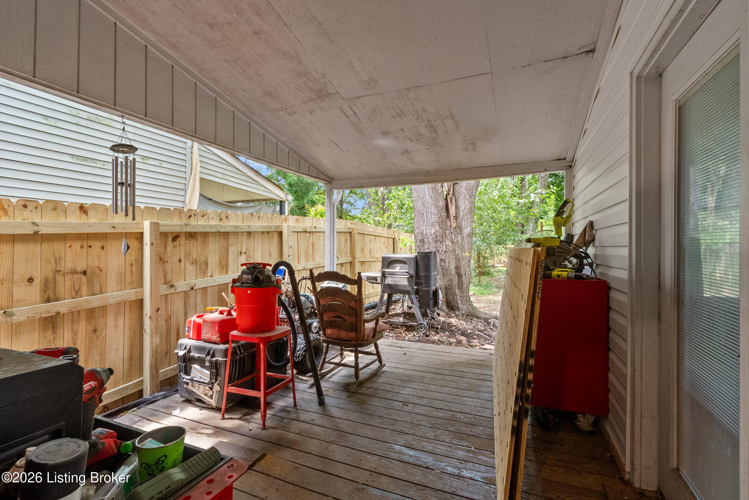 1238 S Floyd St Property Photo 25