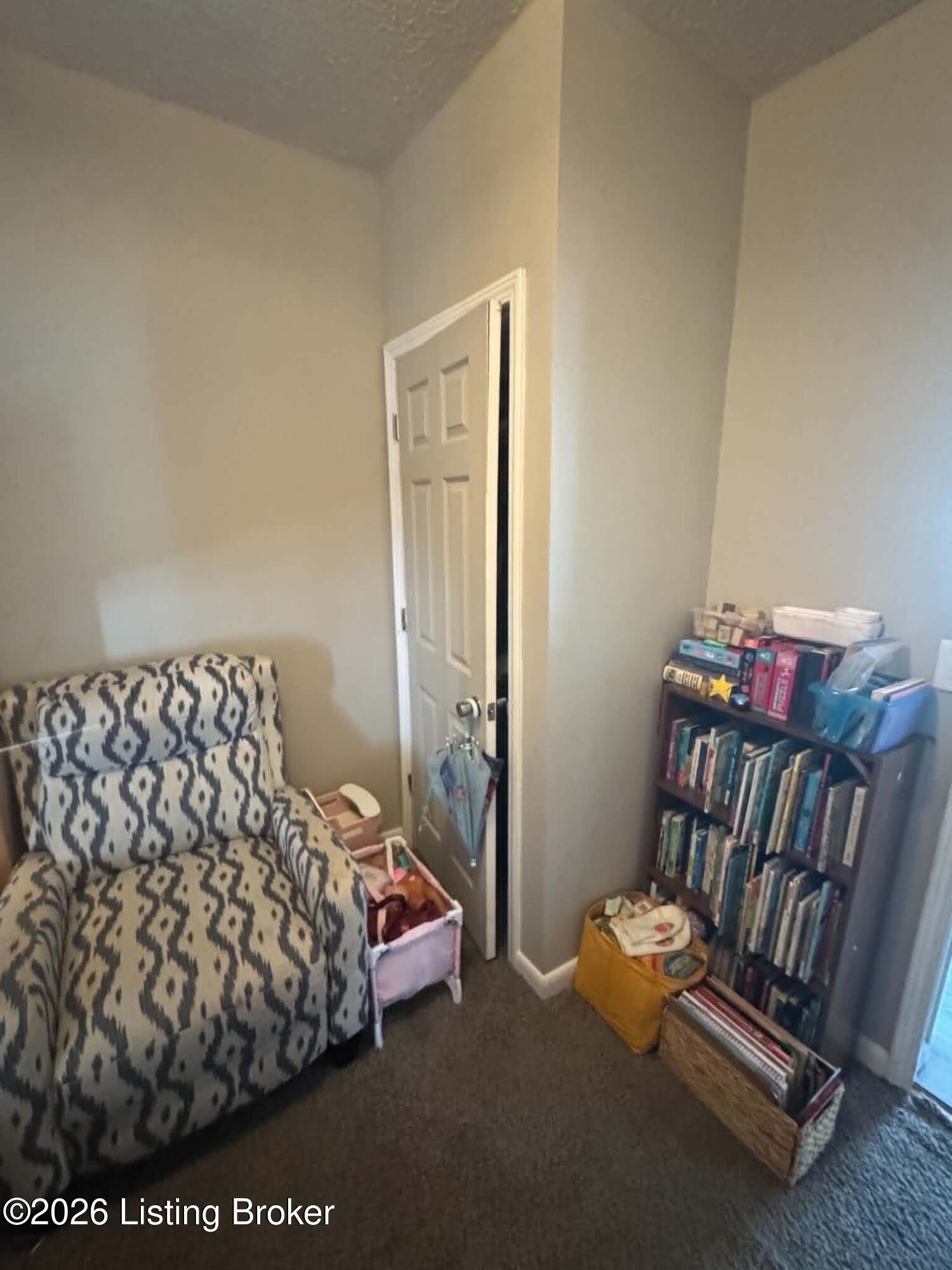 383 Railroad Ave Property Photo 13