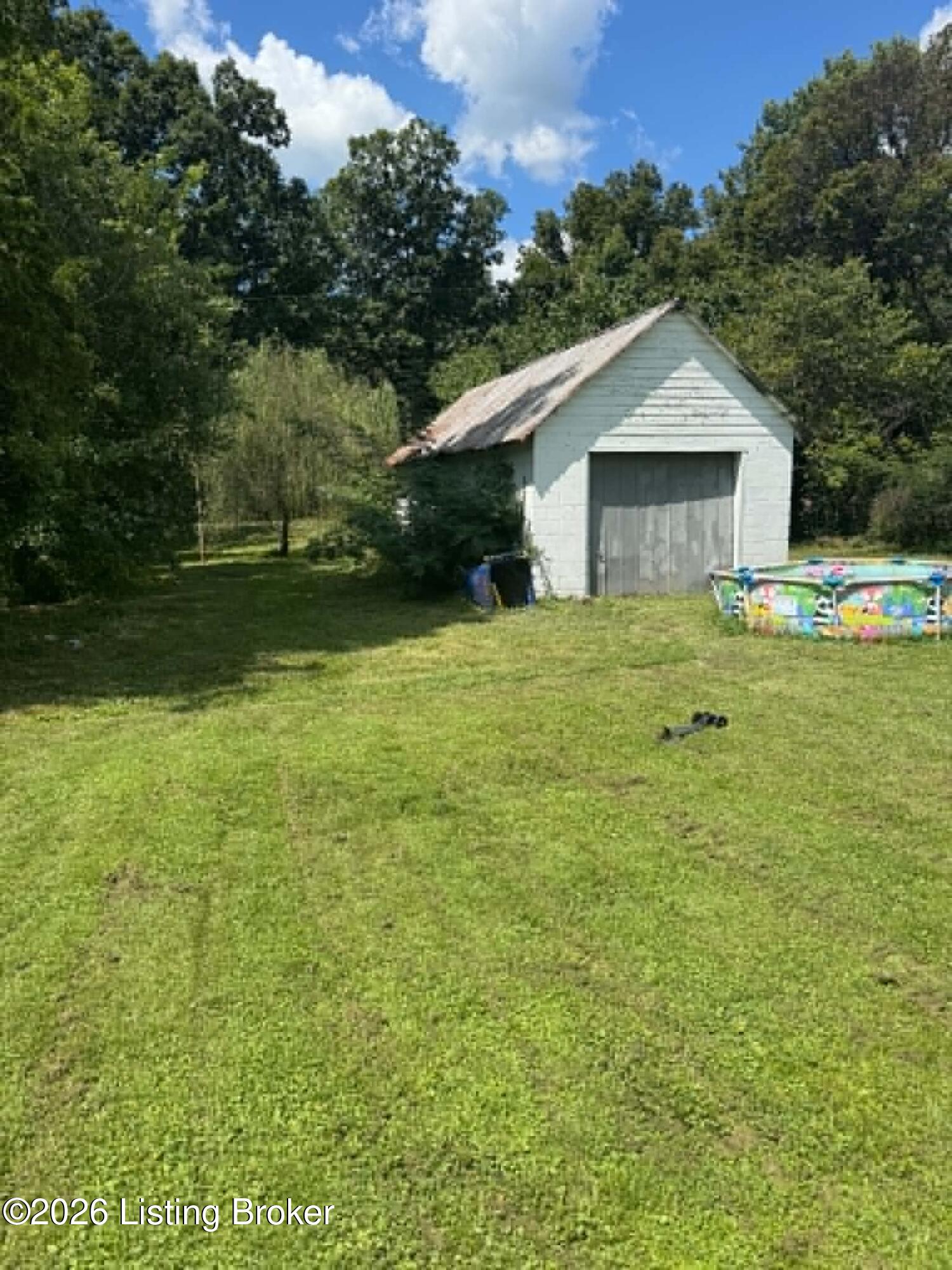 383 Railroad Ave Property Photo 21