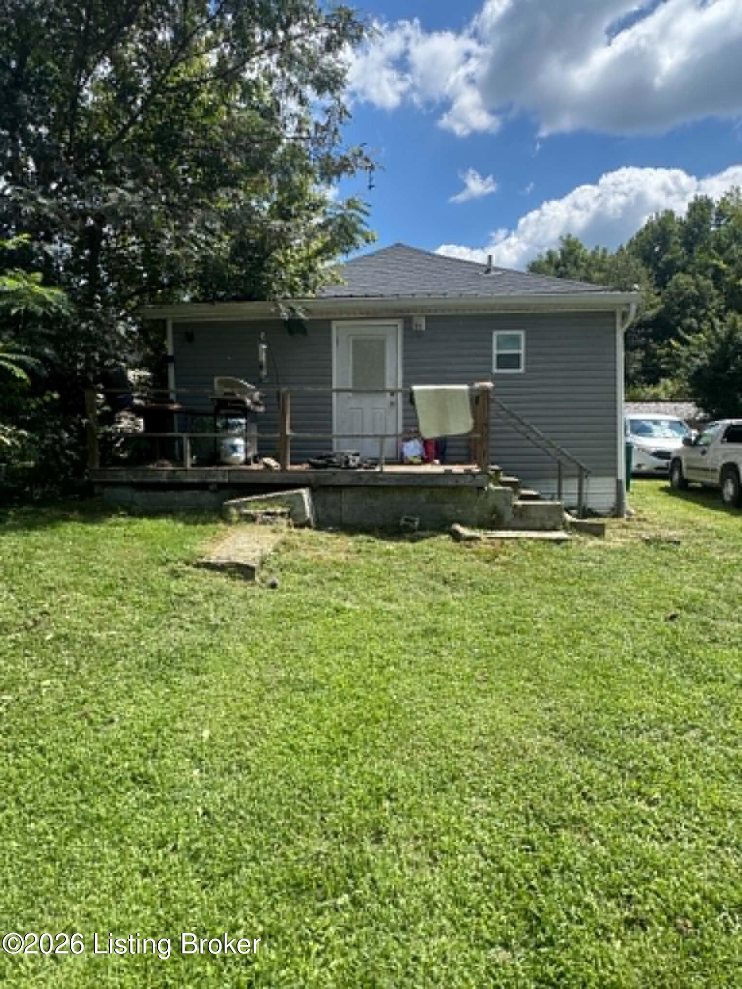 383 Railroad Ave Property Photo 24