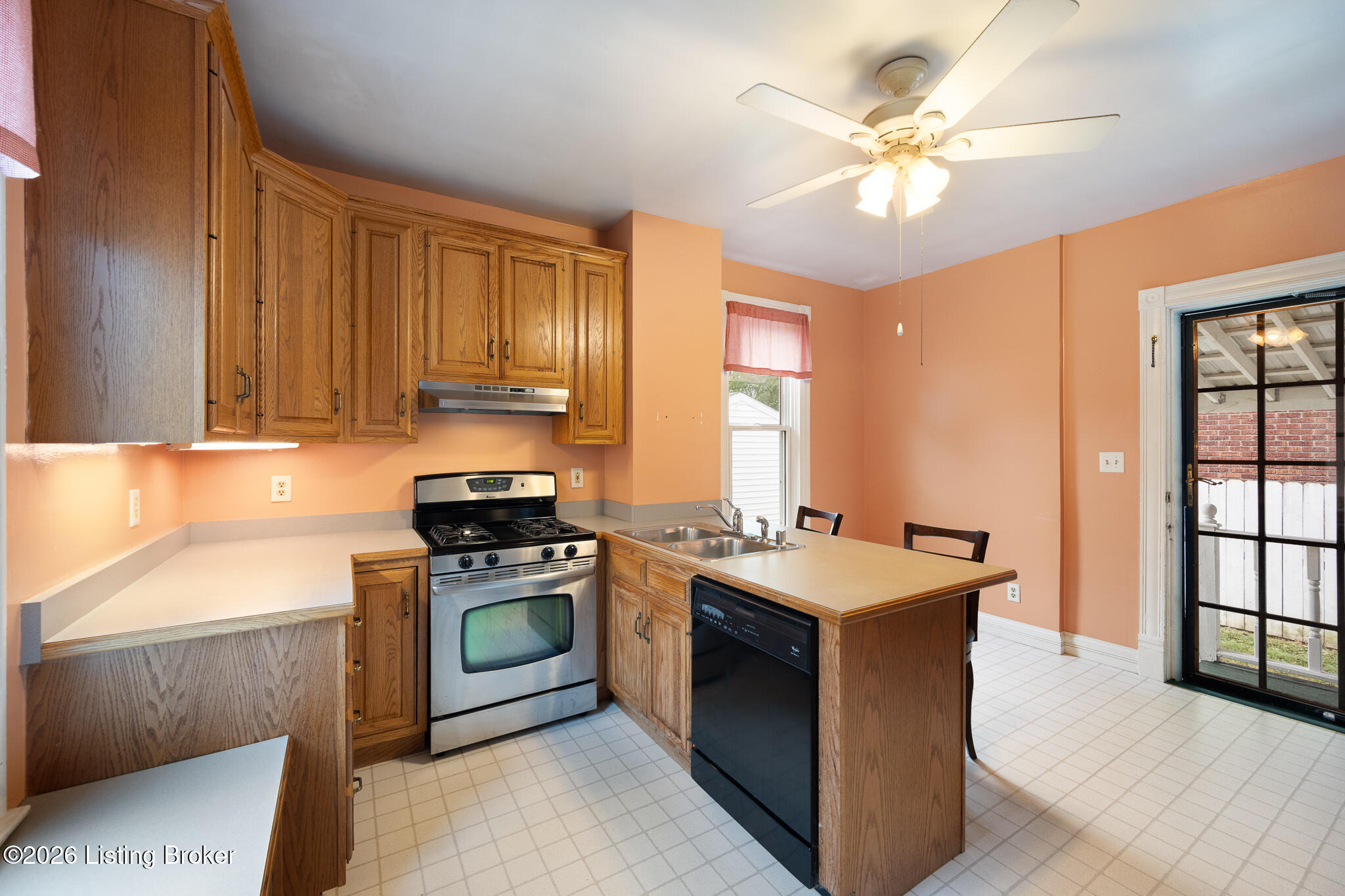 1919 Deerwood Ave Property Photo 19