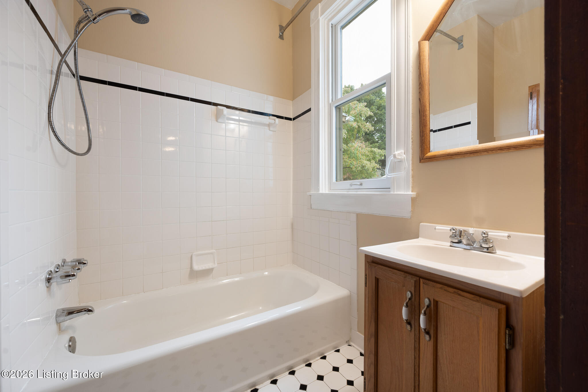 1919 Deerwood Ave Property Photo 26