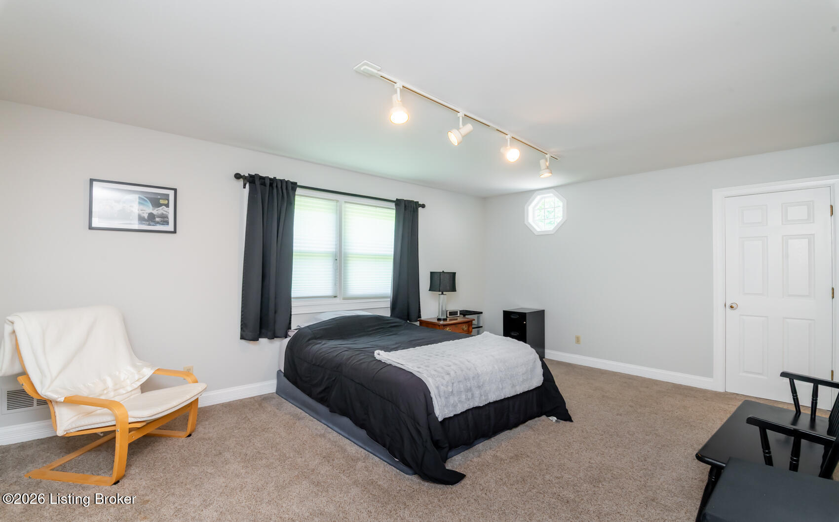13018 Surrey Rd Property Photo 18