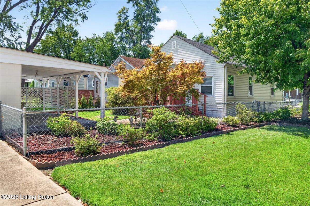 4401 Gatewood Ave Property Photo 3