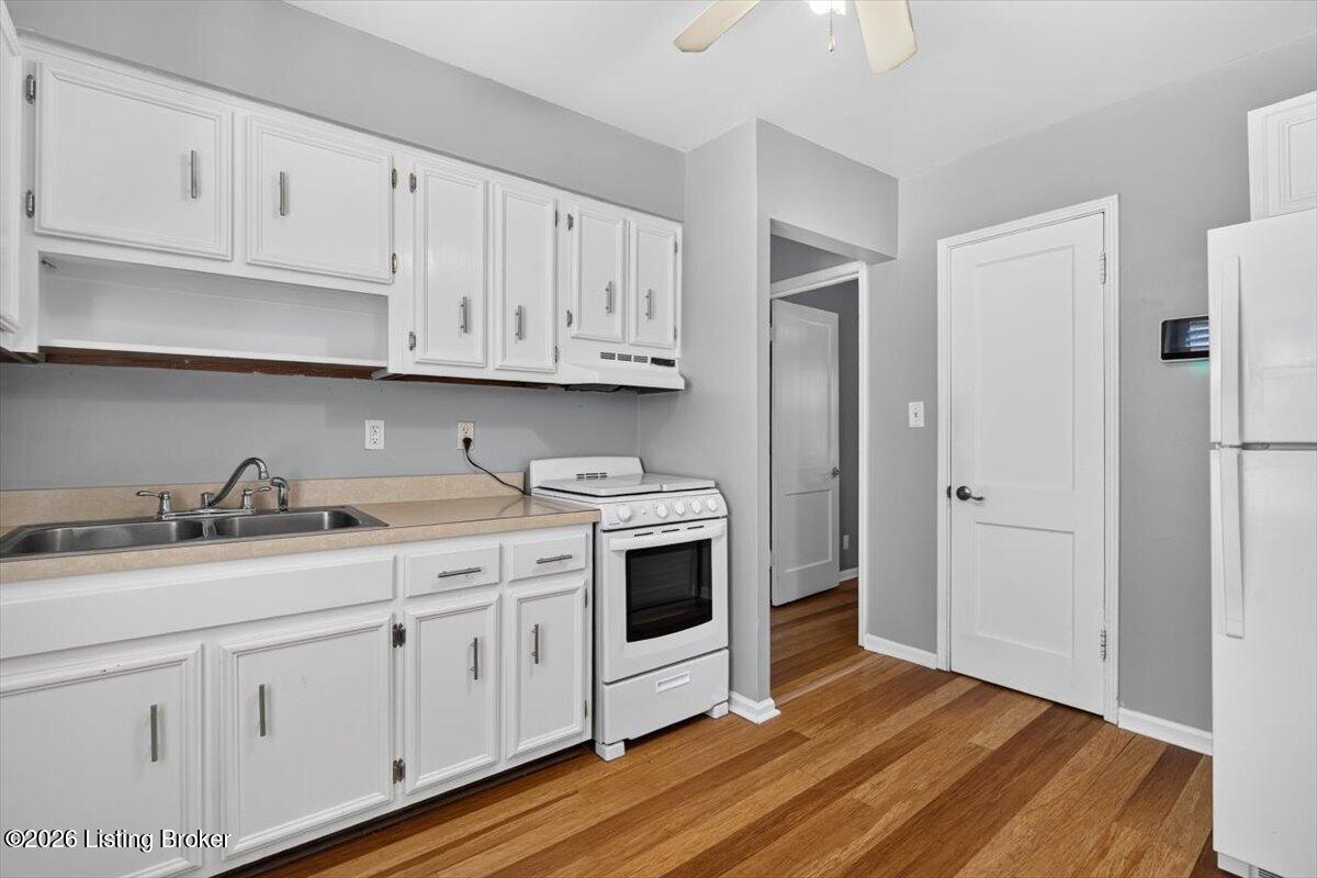 4401 Gatewood Ave Property Photo 10