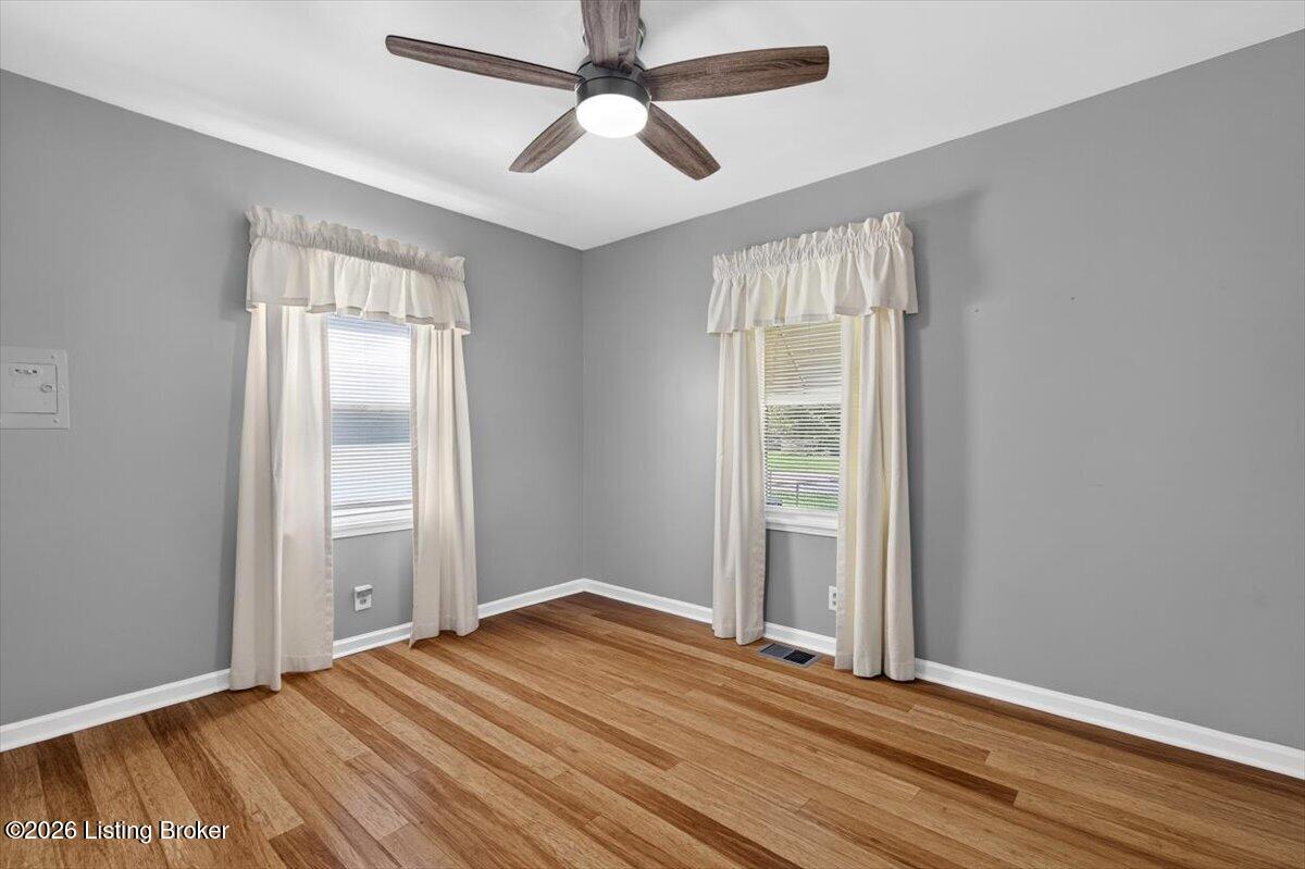 4401 Gatewood Ave Property Photo 14