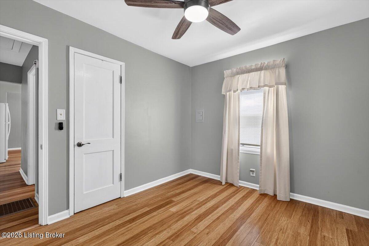 4401 Gatewood Ave Property Photo 15