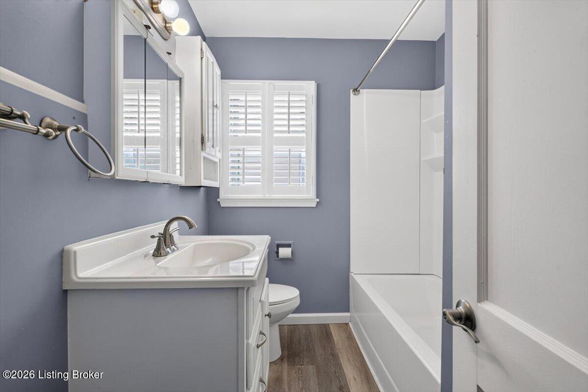 4401 Gatewood Ave Property Photo 17