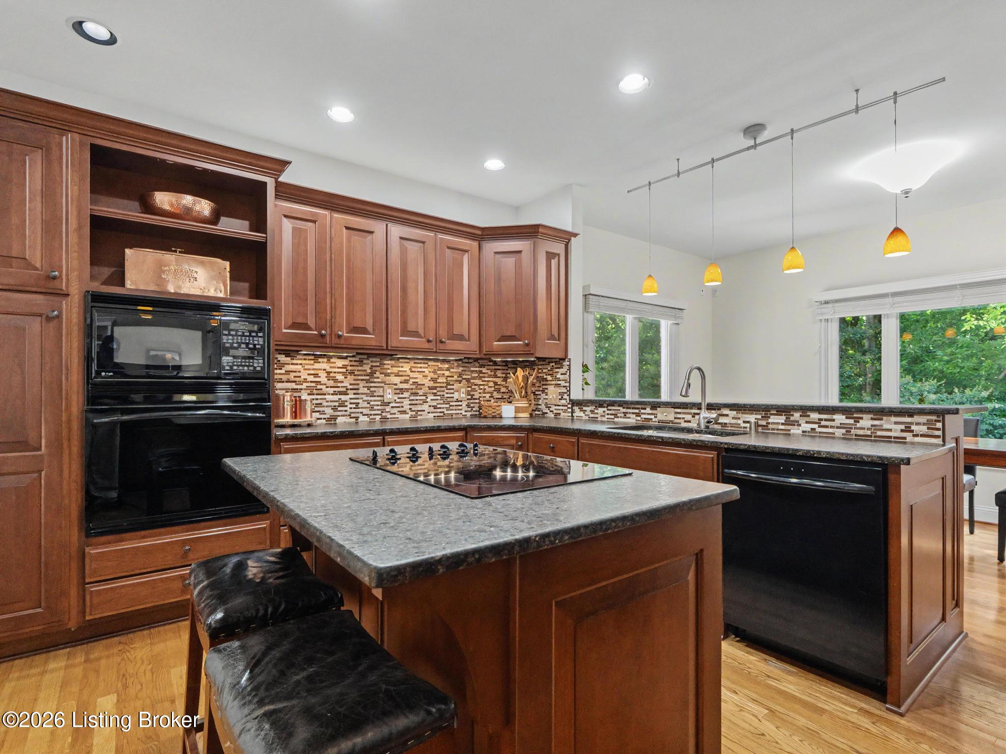 1112 Bentwood Place Ct Property Photo 8