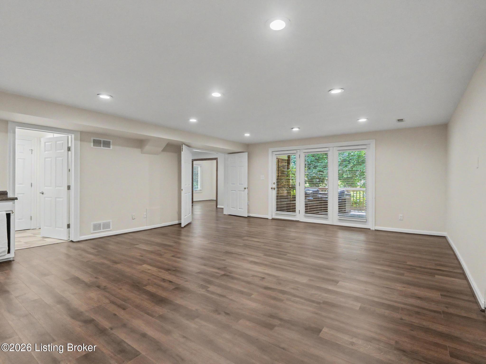 1112 Bentwood Place Ct Property Photo 33