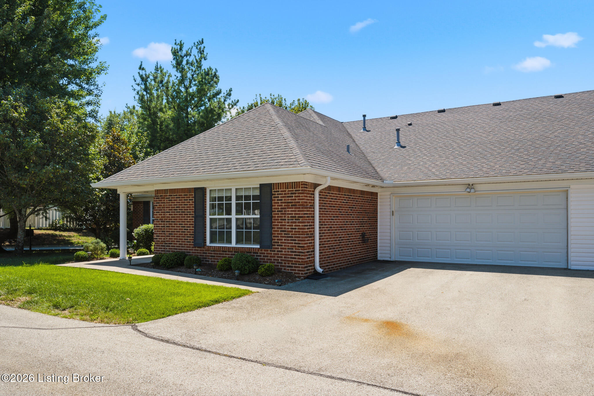 10231 Pine Glen Cir Property Photo 3