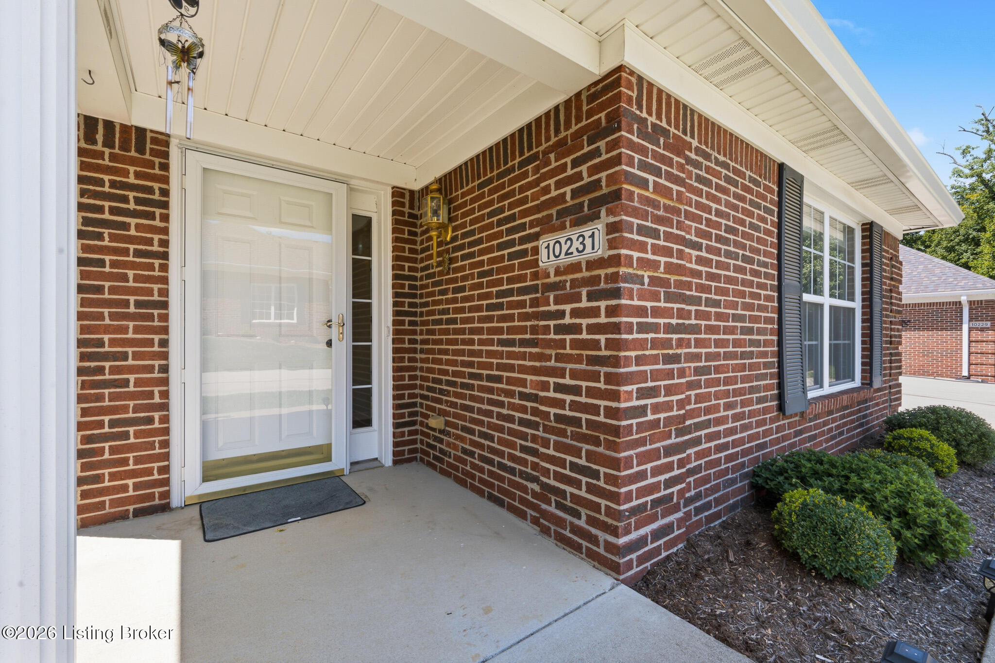 10231 Pine Glen Cir Property Photo 4