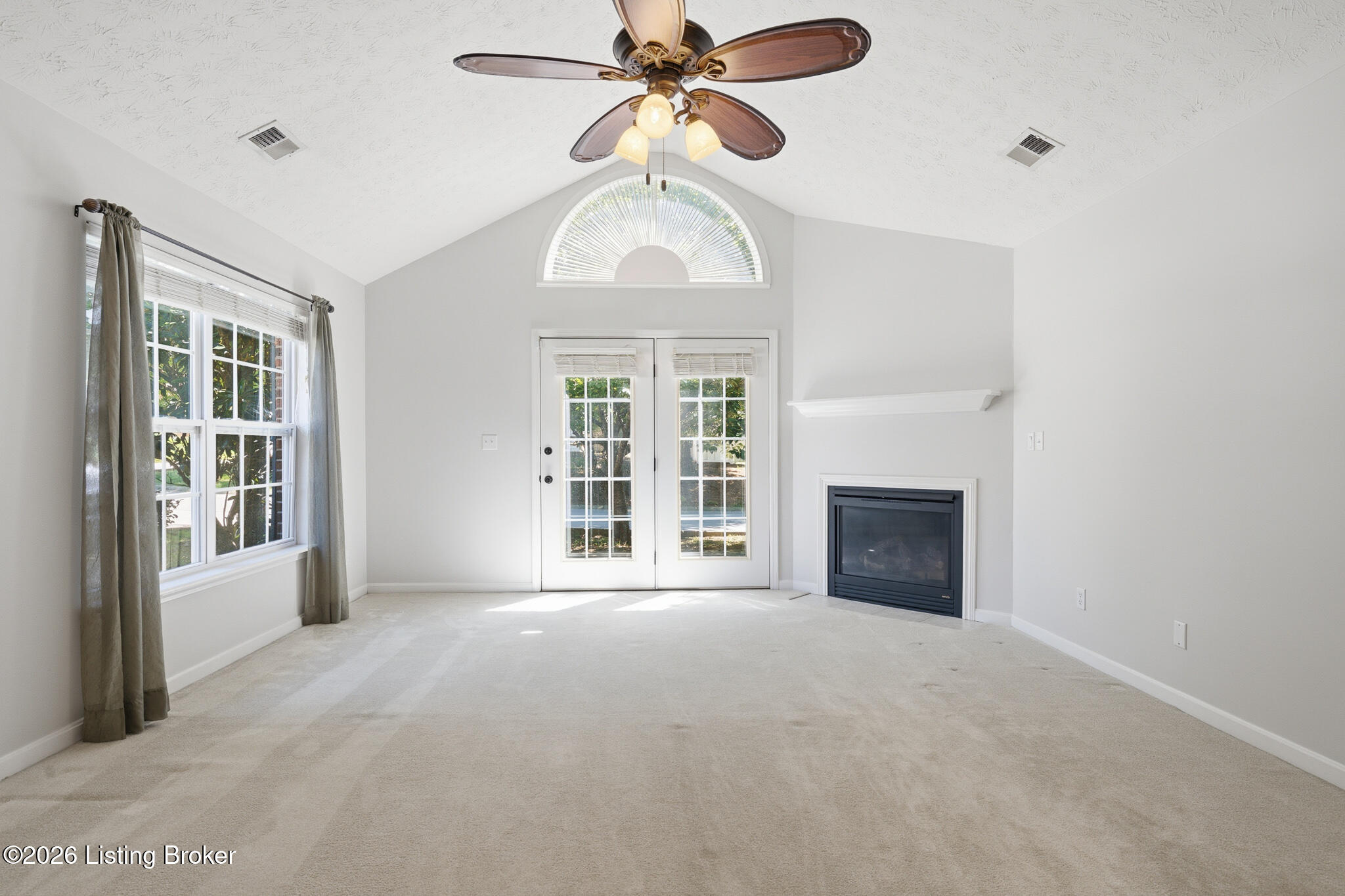 10231 Pine Glen Cir Property Photo 9