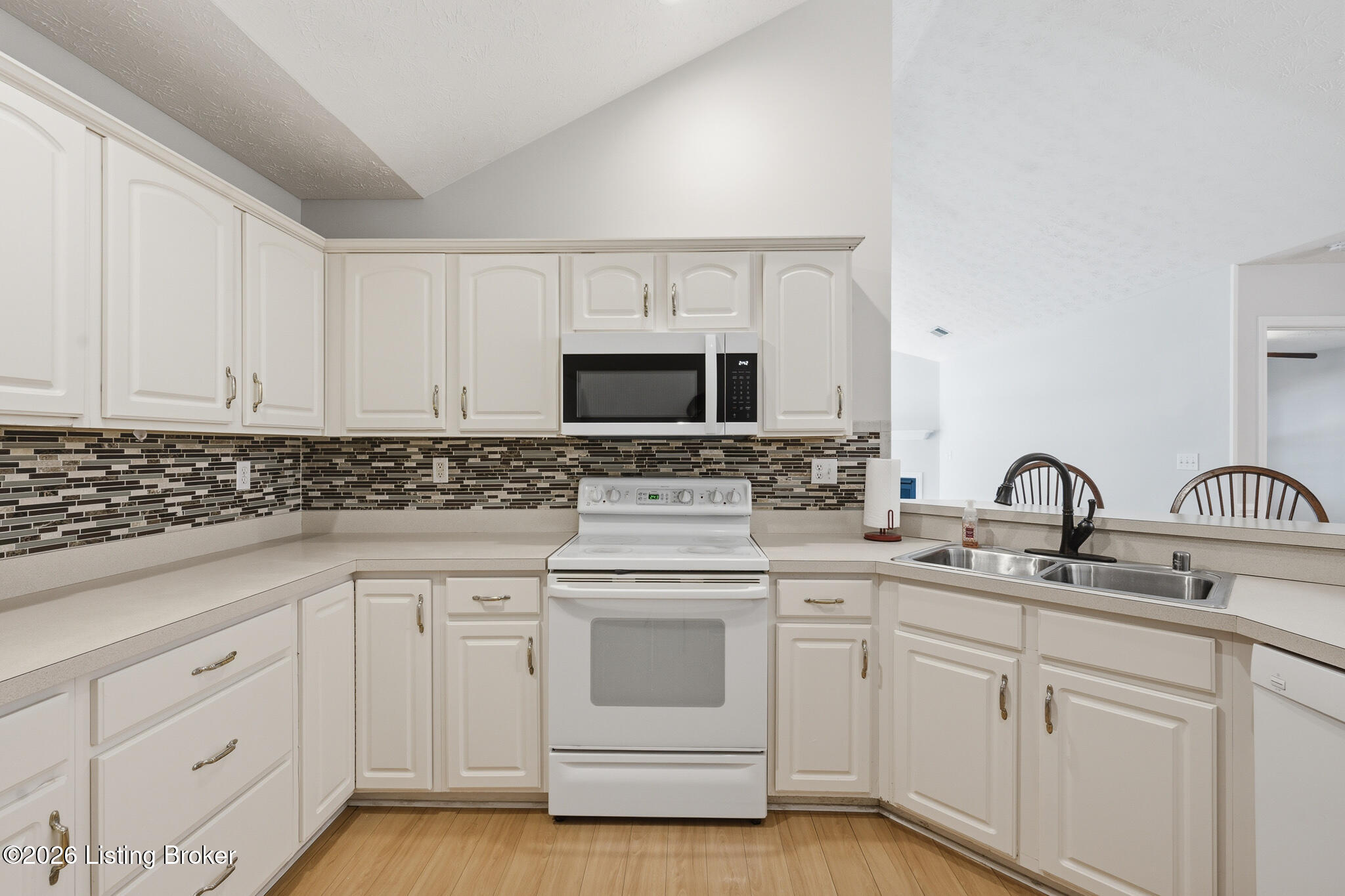 10231 Pine Glen Cir Property Photo 17