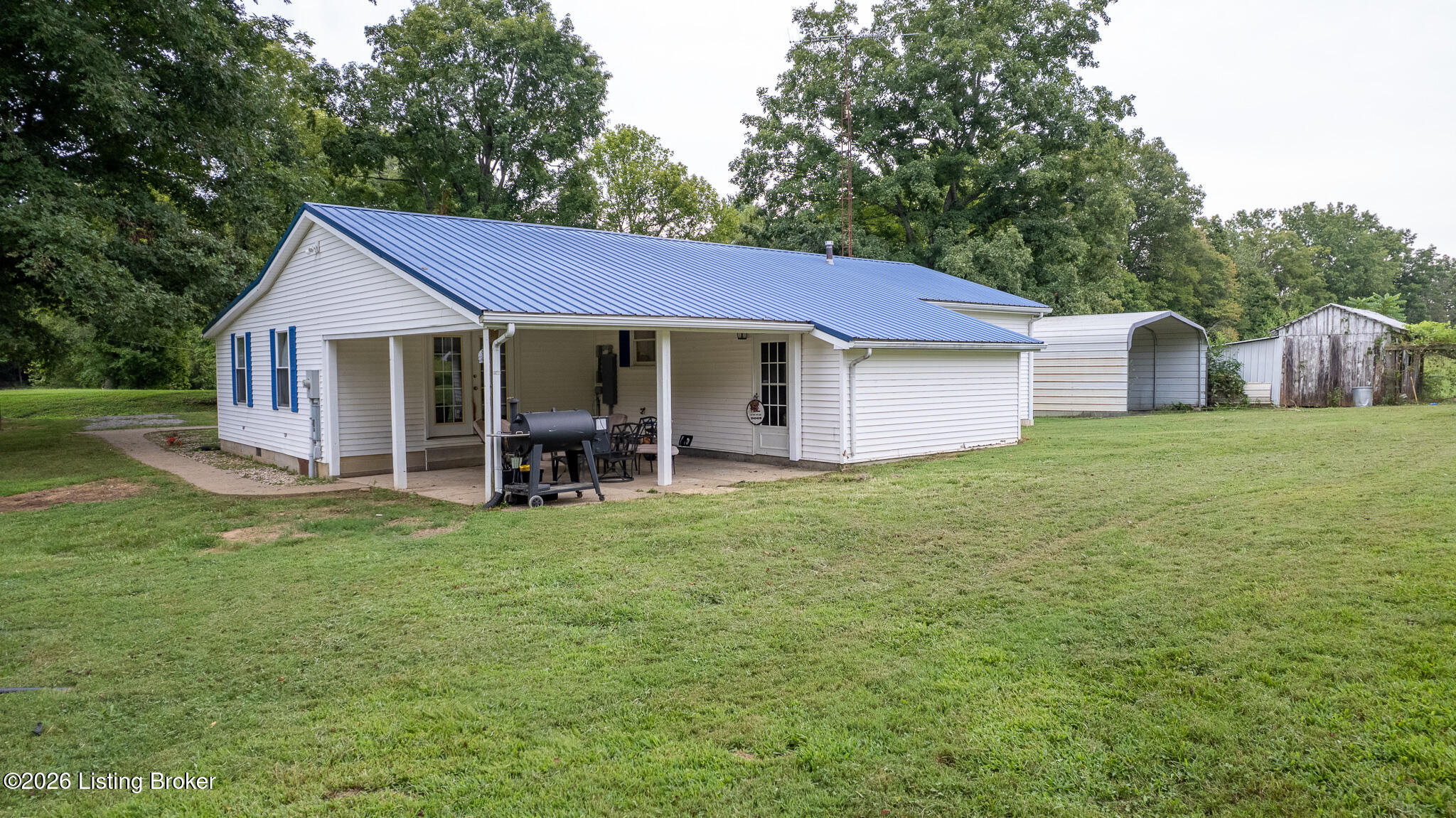 49 Young Way Property Photo 5