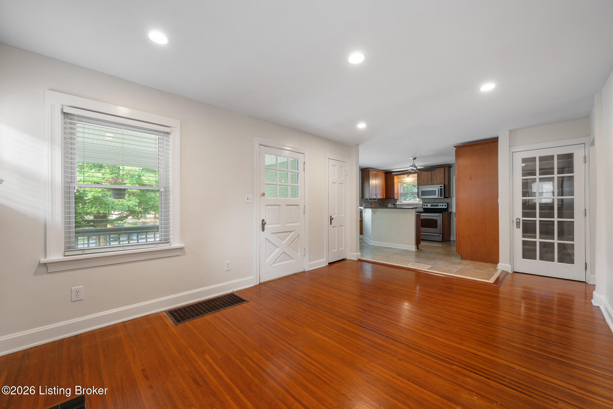 407 Macon Ave Property Photo 6