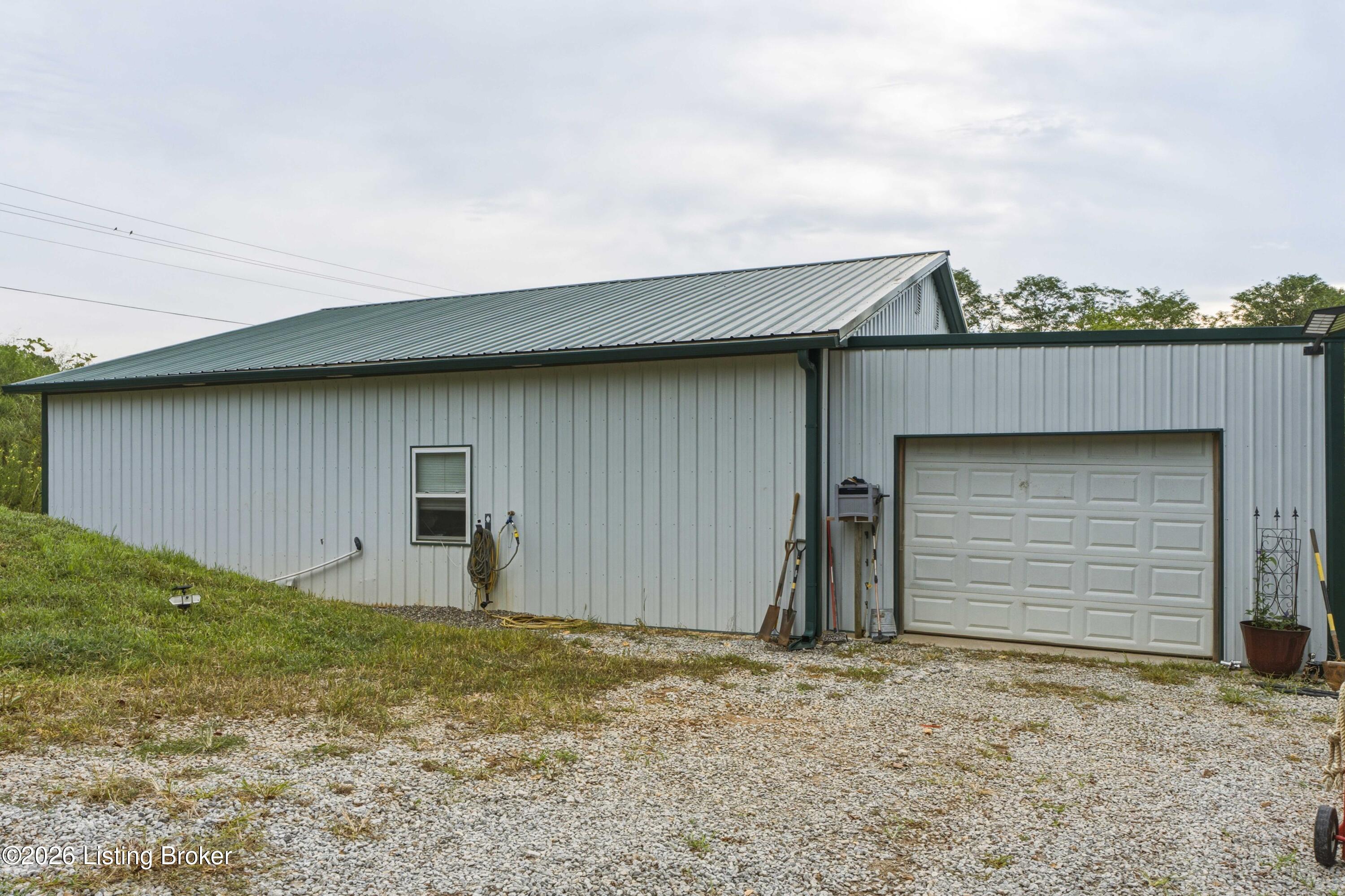 295 Bray Ridge Rd Property Photo 4